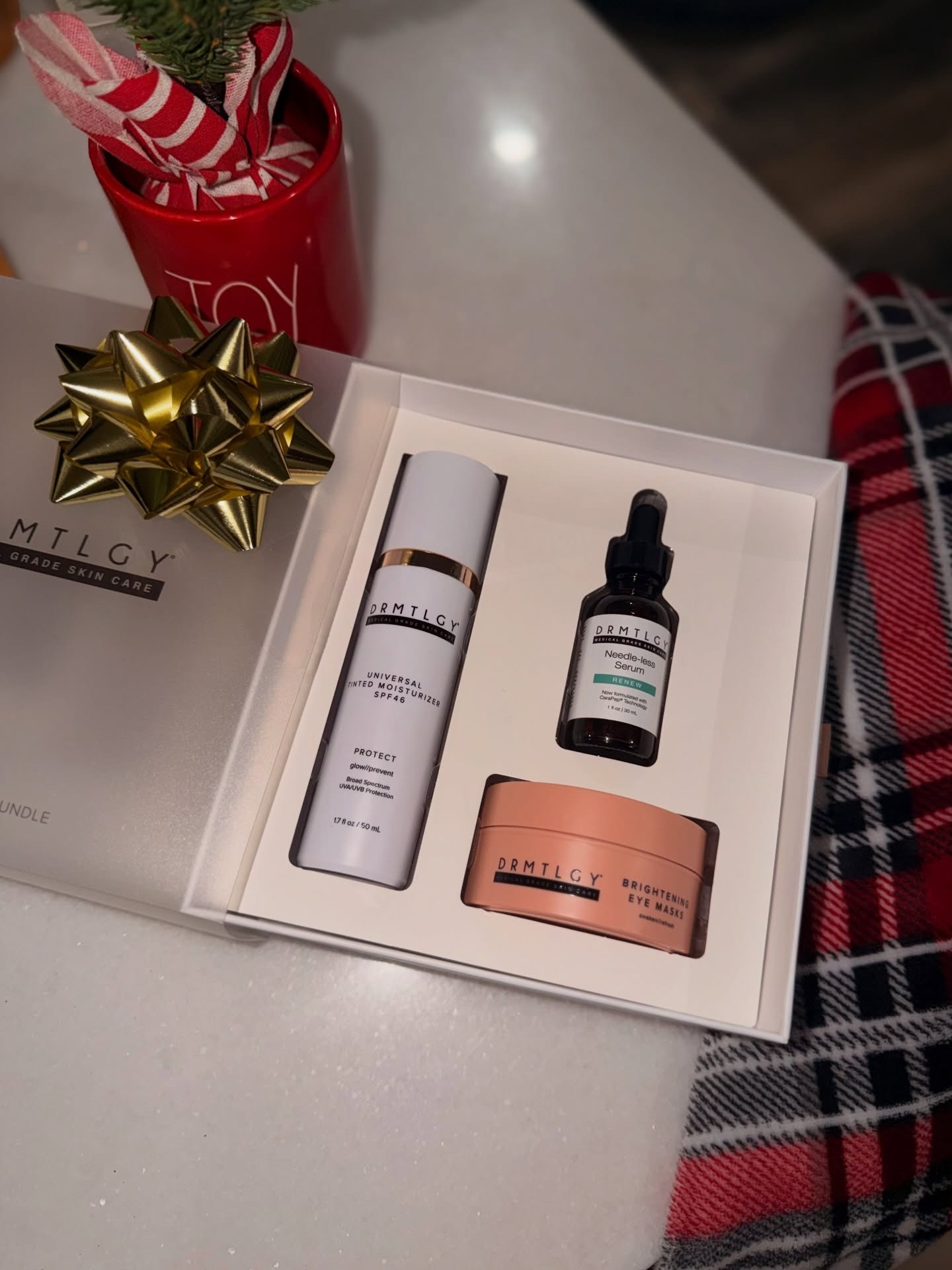 #ad #DRMTLGYPartner Cozy winter glow starts here.
DRMTLGY Best Sellers Bundle, three dermatologist-approved essentials for bright, hydrated, radiant skin. Perfect for holiday gifting or a self-care moment. @drmtlgy 

I linked everything in my LTK so you can shop it directly from there. 

#liketkit #ltk #drmtlgy