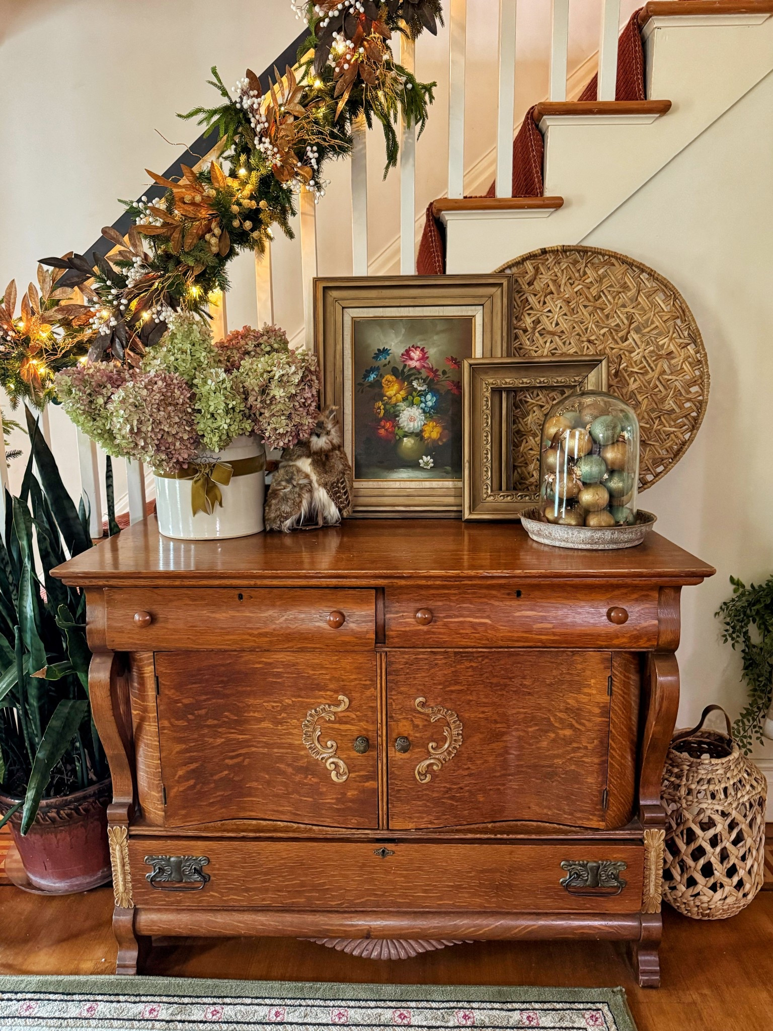 Garden-style decor (Christmas Edition)



#LTKHome #LTKSeasonal