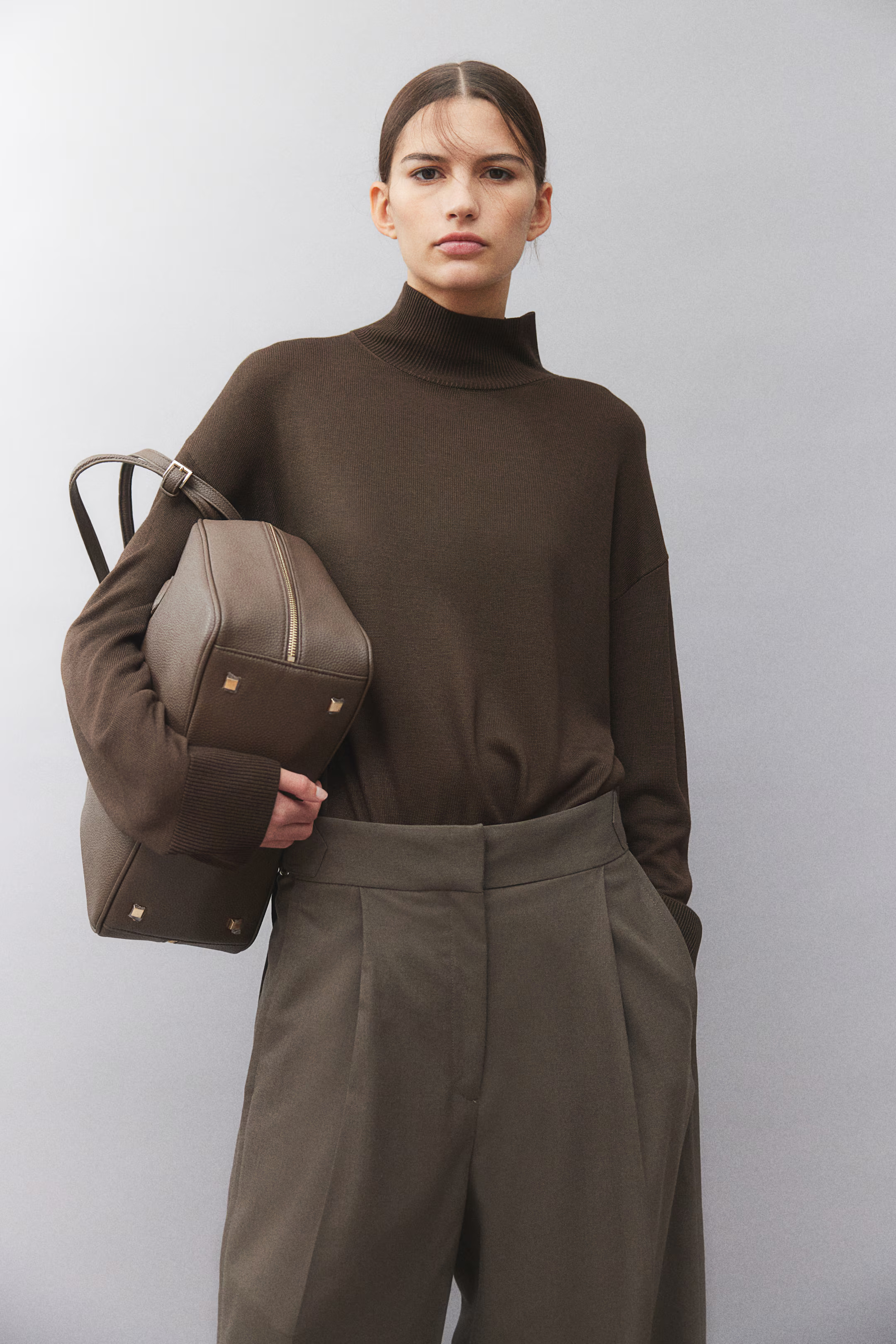 Pull en maille fine avec col cheminée - Vert kaki foncé - FEMME | H&M FR | H&M (FR, IT, ES, PT, BE)