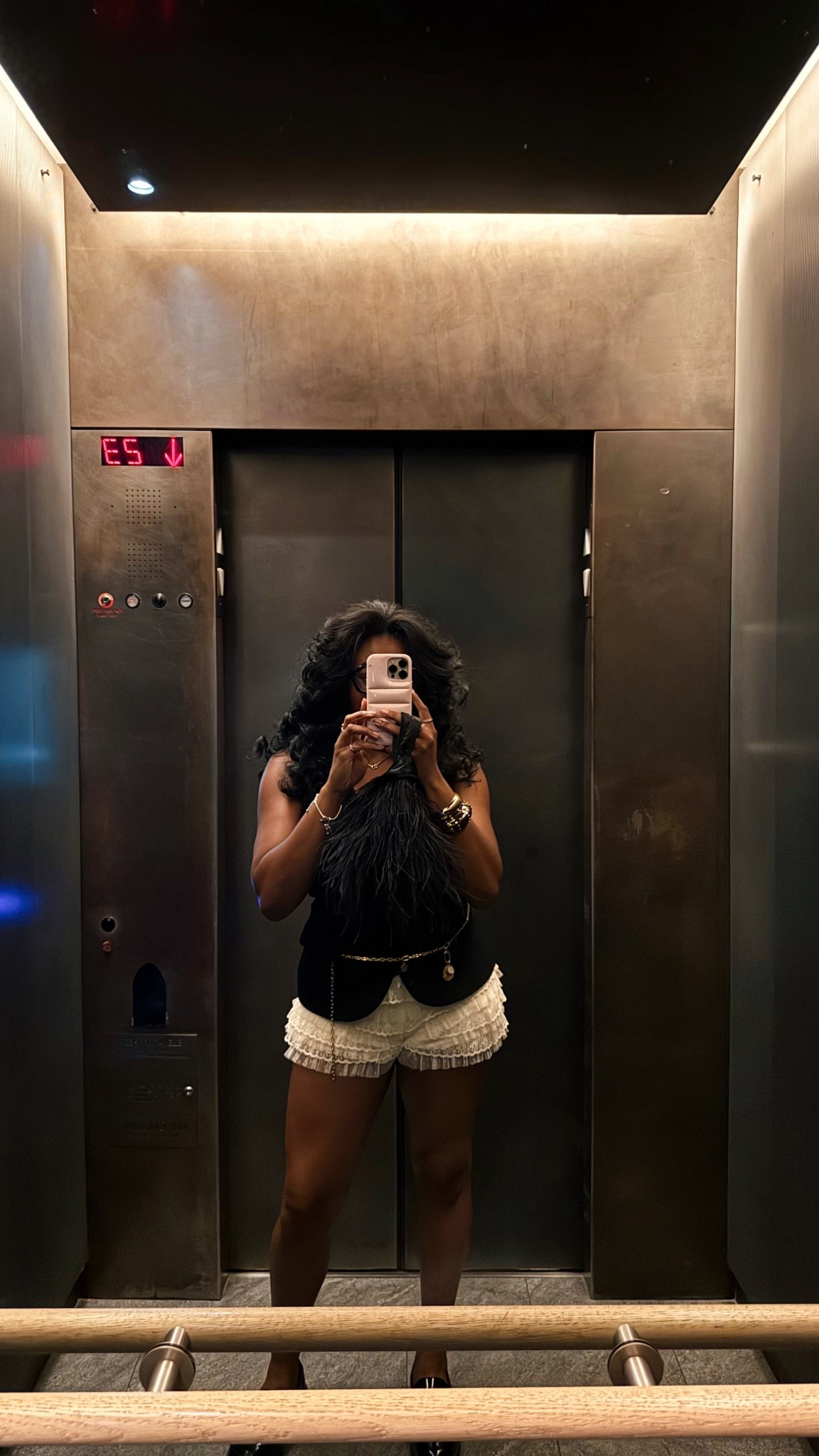 dinner outfit tonight ♥️

bag is a year old from j crew! chain is from pandora! diy’d for it to be a waist chain :) 

#LTKStyleTip