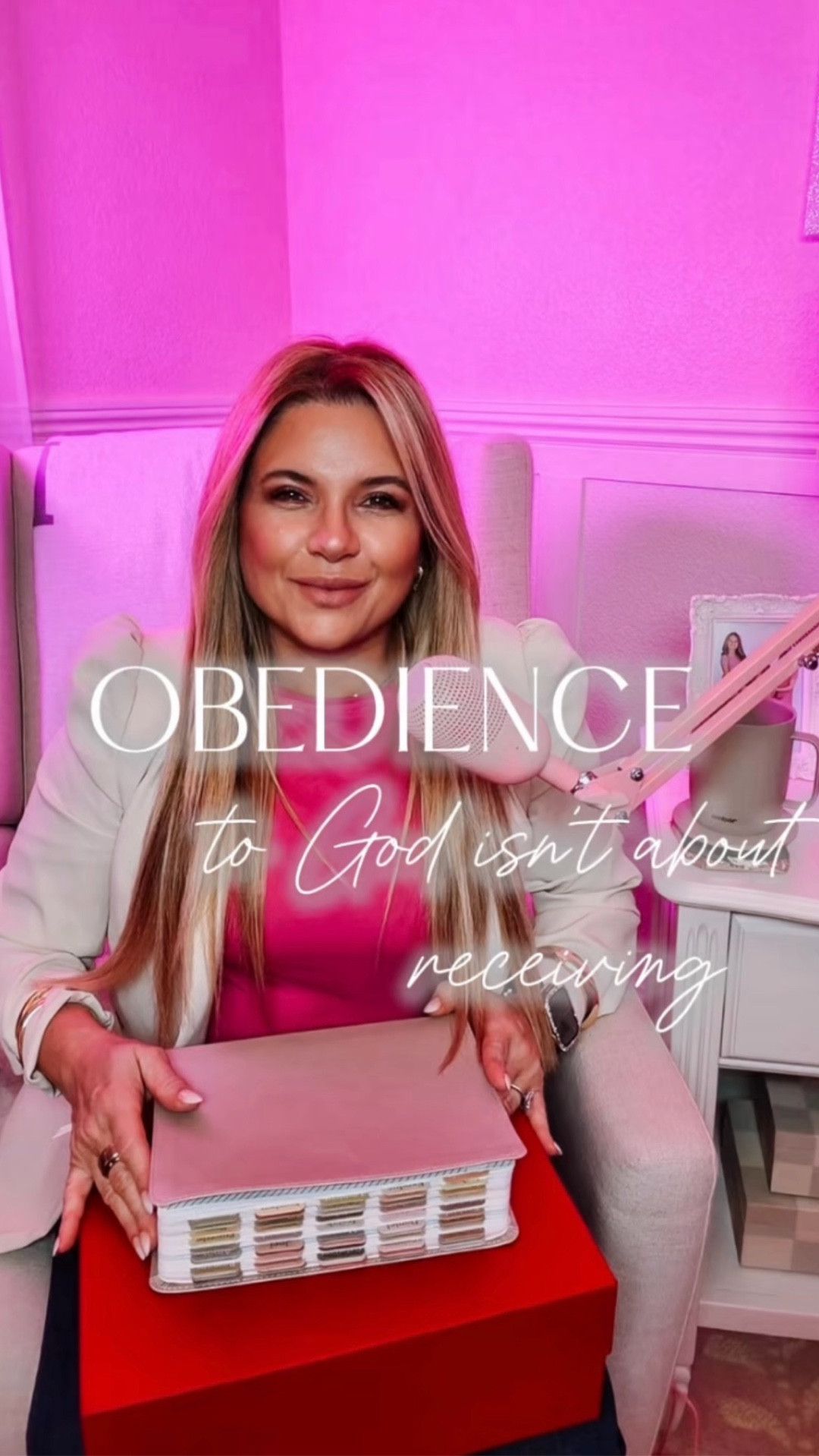 This setup in my office has become my daily altar 🤍✨

Sharing the pieces that create this soft, feminine, faith-led workspace — from my pink Bible to the cozy chair and my podcast-style mic.

I truly believe obedience begins in the quiet places. And creating an intentional space makes consistency easier.

Linking everything I use here — outfit details included.

From the altar to the internet ✝️

#LTKstorytime #LTKdayinmylife #LTKmomlife