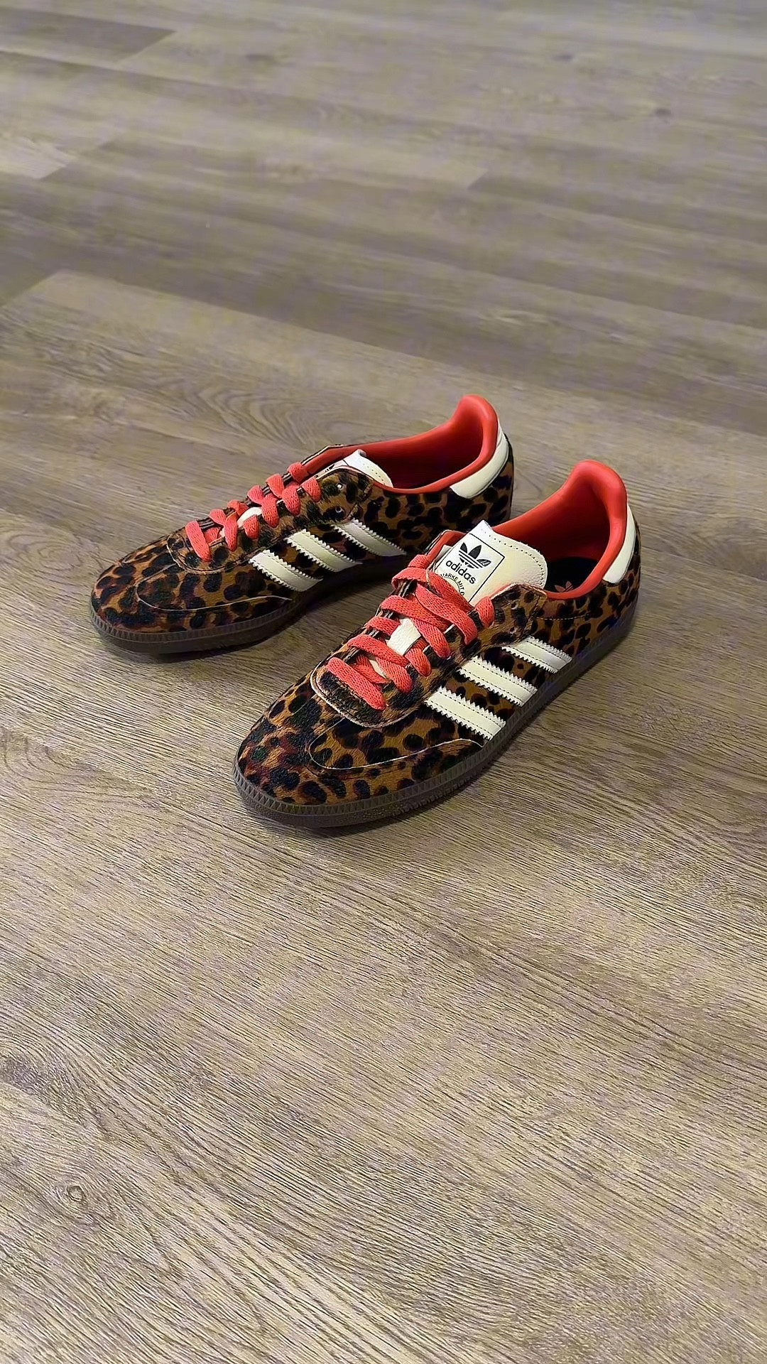 Let’s Unbox the Adidas Samba OG Cheetah Pack - Preloved Red

#adidas #samba #cheetahprint #unboxing #adidasunboxing #leopardsamba #sneakertrends #sneakers #womensneakers #cuteshoes #prelovedred

#LTKWatchNow #LTKItBag #LTKShoeCrush