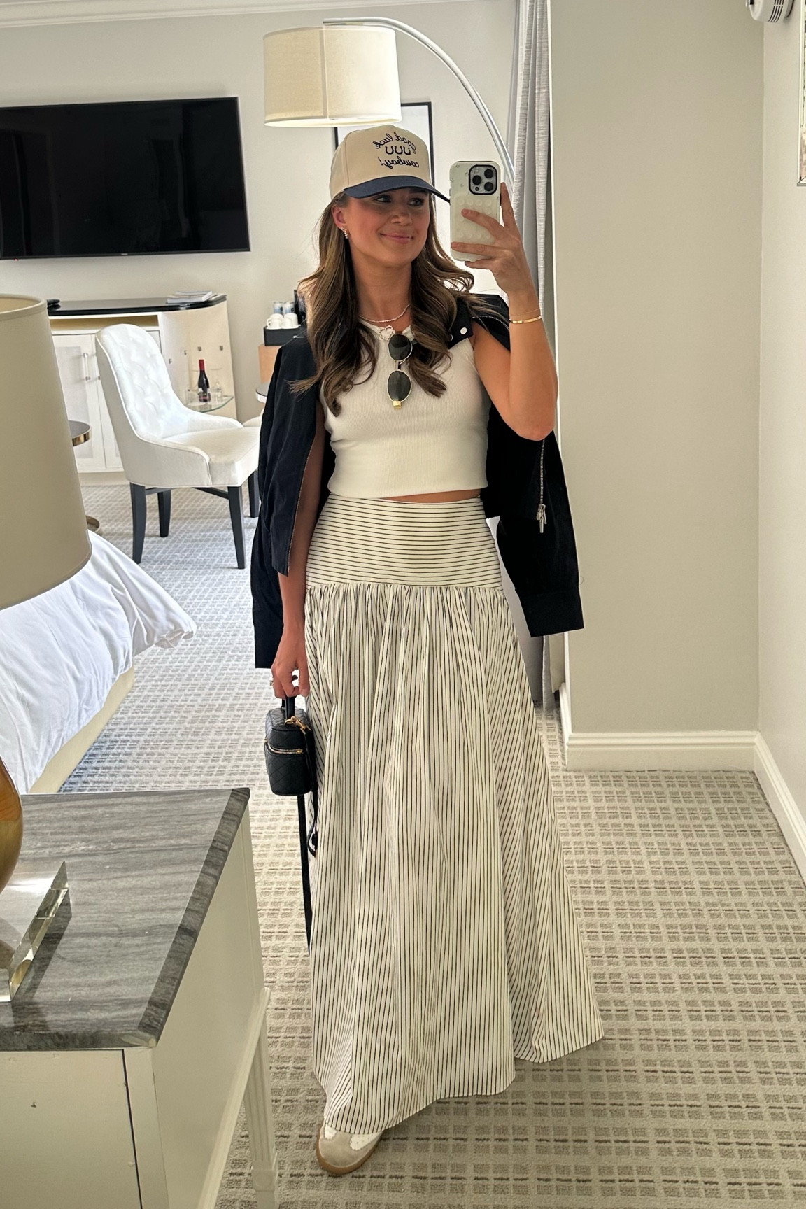 tx vs. la ootg!!😎

skirt sold out so sad bc I love :(
tank size xs
jacket size xs
shoes tts