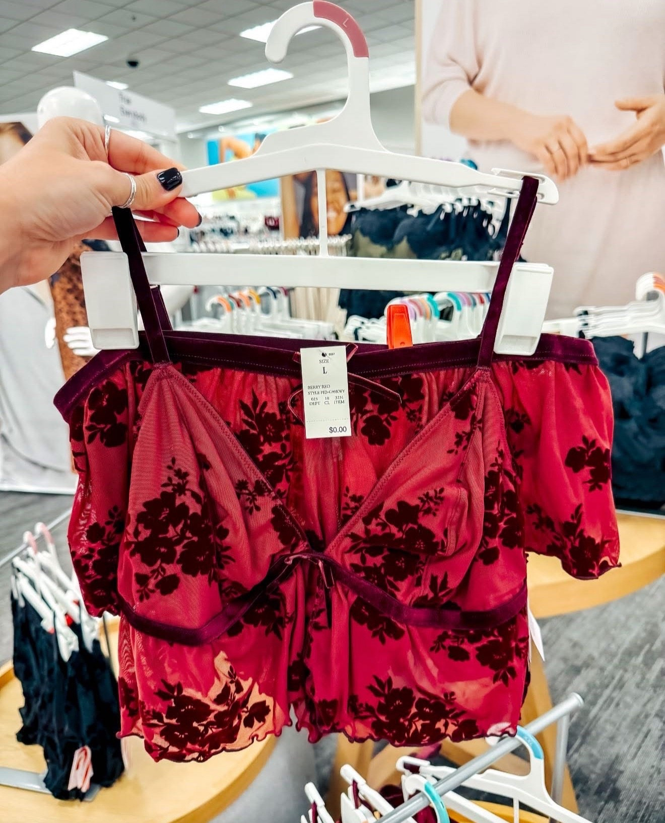 cutest holiday pj set 

#LTKHoliday #LTKSeasonal #LTKStyleTip