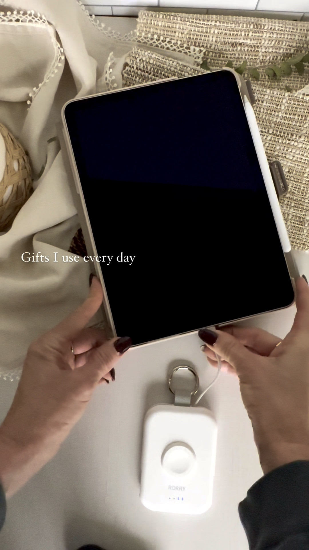 ✏️Gifts I use every day. Perfect for traveling. #appleproducts

#LTKGiftGuide #LTKHoliday