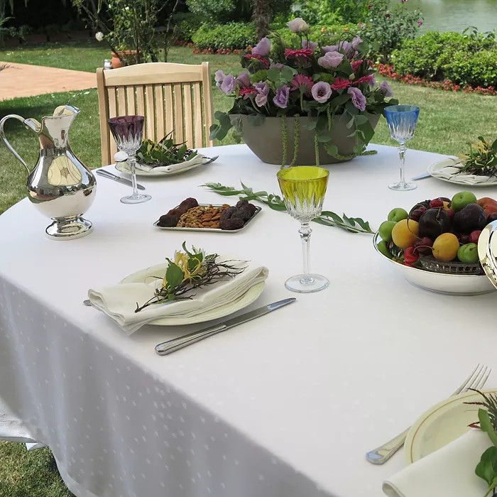Paris Tablecloth, 66" x 144" | Bloomingdale's (US)
