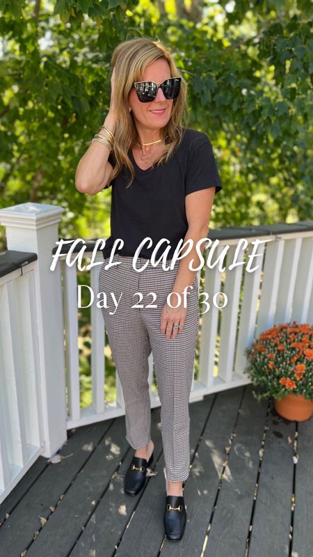 🍂Fall Capsule Styled Looks

DAY 22….  Love this casual look with the ankle pants in our capsule!  Perfect for lunch with friends, a volunteer meeting, or drinks with coworkers!

#LTKunder100 #LTKSeasonal #LTKshoecrush