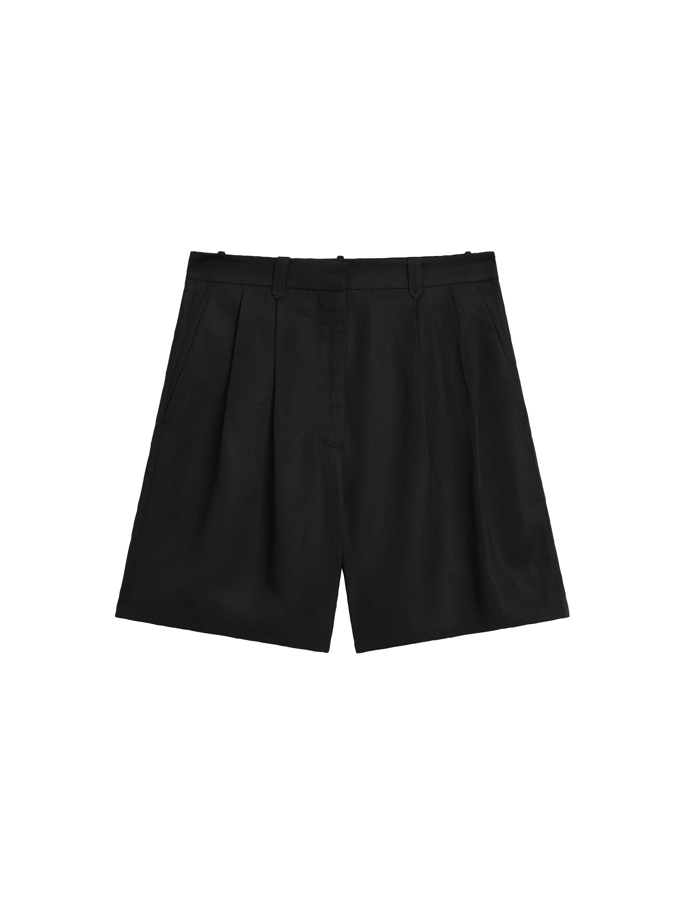 Bermuda. Hoher Bund. Bund mit Gürtelschlaufen . Hinter Stoffleiste verdeckter Reißverschluss mi... | Massimo Dutti DE