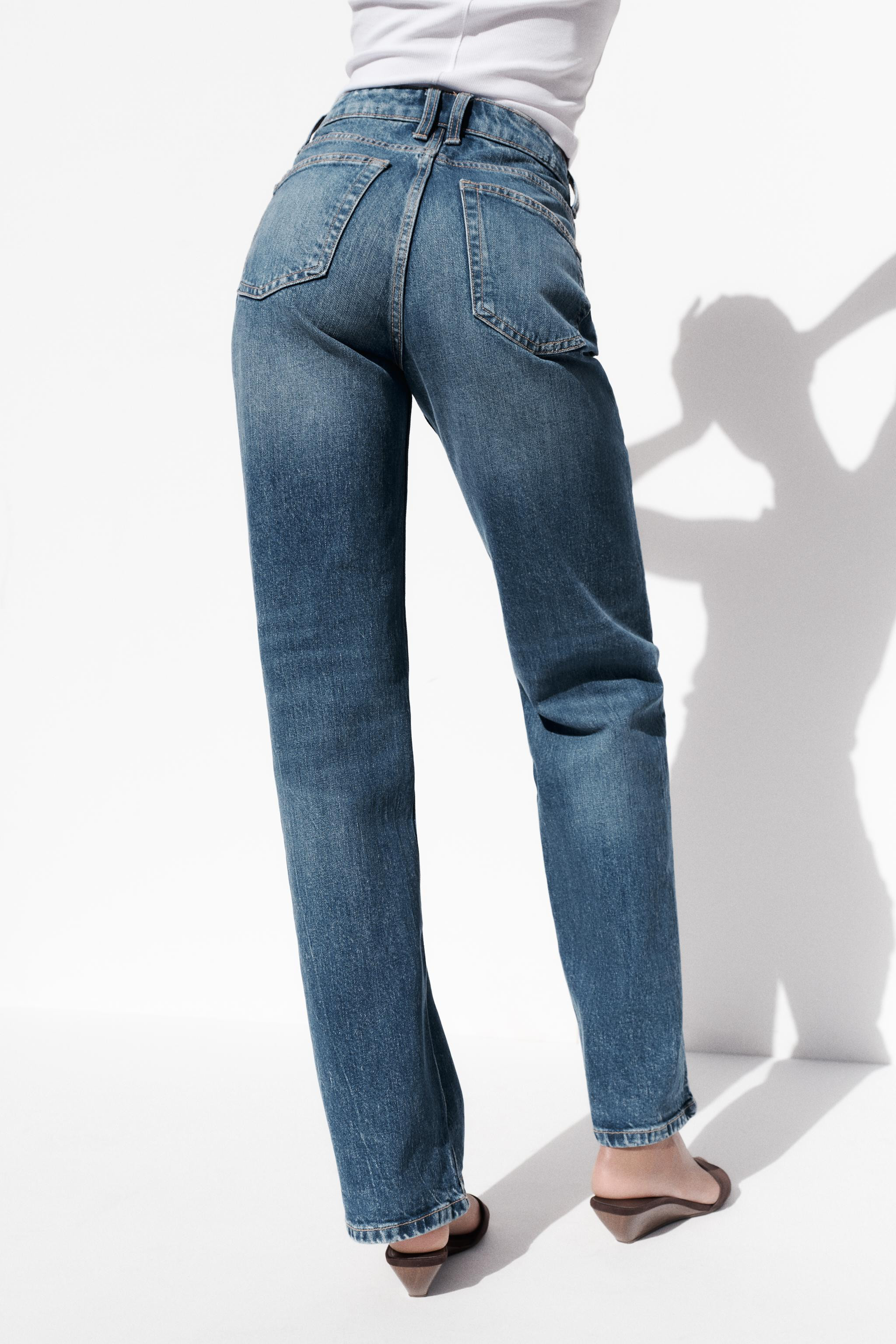 HIGH-WAISTED TRF MOM FIT JEANS | Zara US