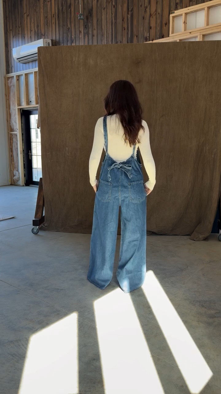 These are so comfortable and cute!! I did the smalls and a small for the top 
Shop all @emmer styles be visiting the link in bio 🫶🏼

#LTKootd #LTKgrwm