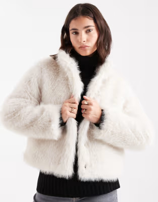 Vero Moda super soft faux fur short coat in cream | ASOS (Global)