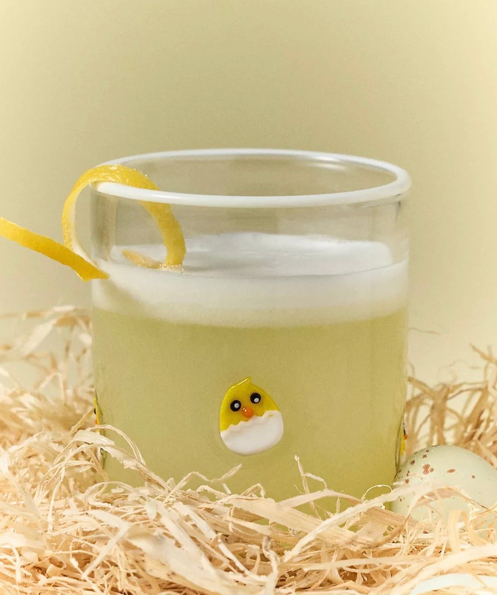 Peep! 🐣
I love this little baby chick glass! And it’s on sale! Perfect for Easter hostess gifting or for making tiny Easter Baskets!



#LTKSaleAlert #LTKHome #LTKSeasonal