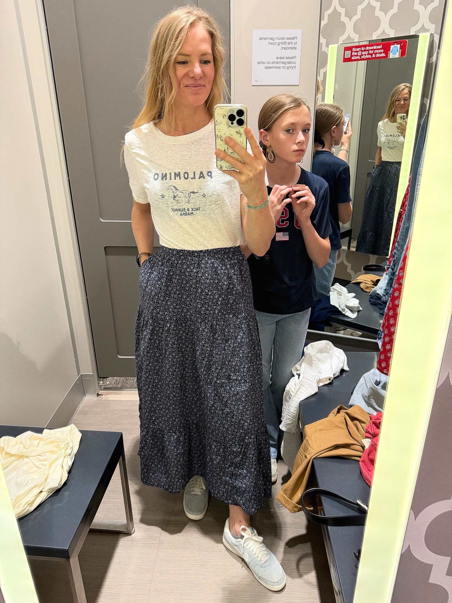 Summer skirt outfit


Size reference 5’ 9” 140 lbs


Graphic tee outfits- medium

Maxi skirt - small

General sneakers - sized up 1/2 size



Dressing room fits. Target style. Skirt and sneakers outfits. Affordable summer style. Western summer.

#LTKOver40 #LTKTall #LTKSaleAlert