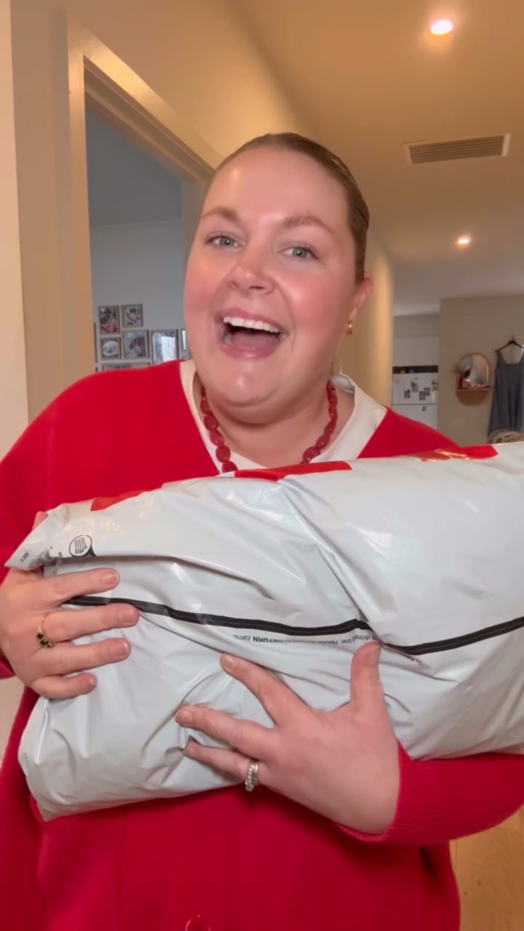 We watch and we don’t judge 🤣 I am seriously so easily influenced! 

I placed a big @targetaus order after seeing some great pieces all over my FYP! 

I can’t wait to do some styling with these- I just hope the rest of my order arrives 🫣

What do we think of the red shoes? 
*everything is linked in my LTK 

#target #targetaus #targetaustralia #targetfashion #unboxing #plussizeunboxing #targethaul