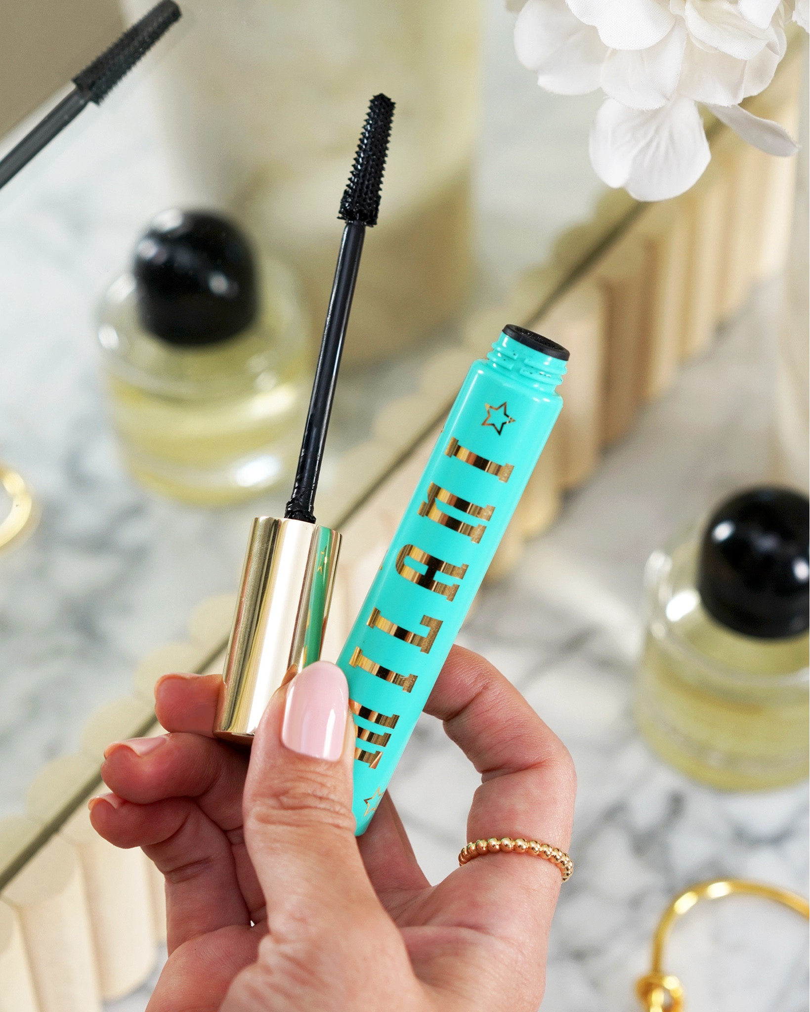 #AD Loving the @milanicosmetics Highly Rated Lash Extensions Tubing Mascara available at @target. If you’re looking for a great lengthening tubing mascara to add more definition and volume to your lashes, definitely check this one out!
 
#Target #TargetPartner #GRWMilani #milanicosmetics #tubingmascara

#LTKbeauty