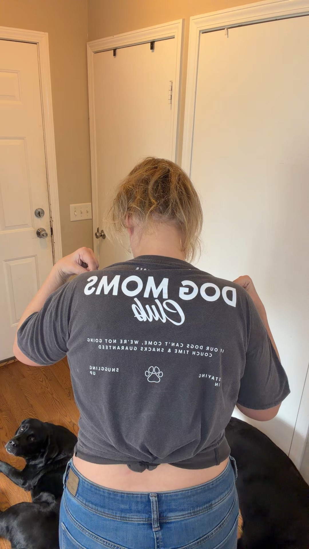 Casual, comfy, and easy to throw on 🤍 I’m usually a large, but this tee runs big so I sized down to a small. Linking today’s OOTD here for anyone who wants to shop the look.

#LTKdayinmylife #LTKootd #LTKMidsize