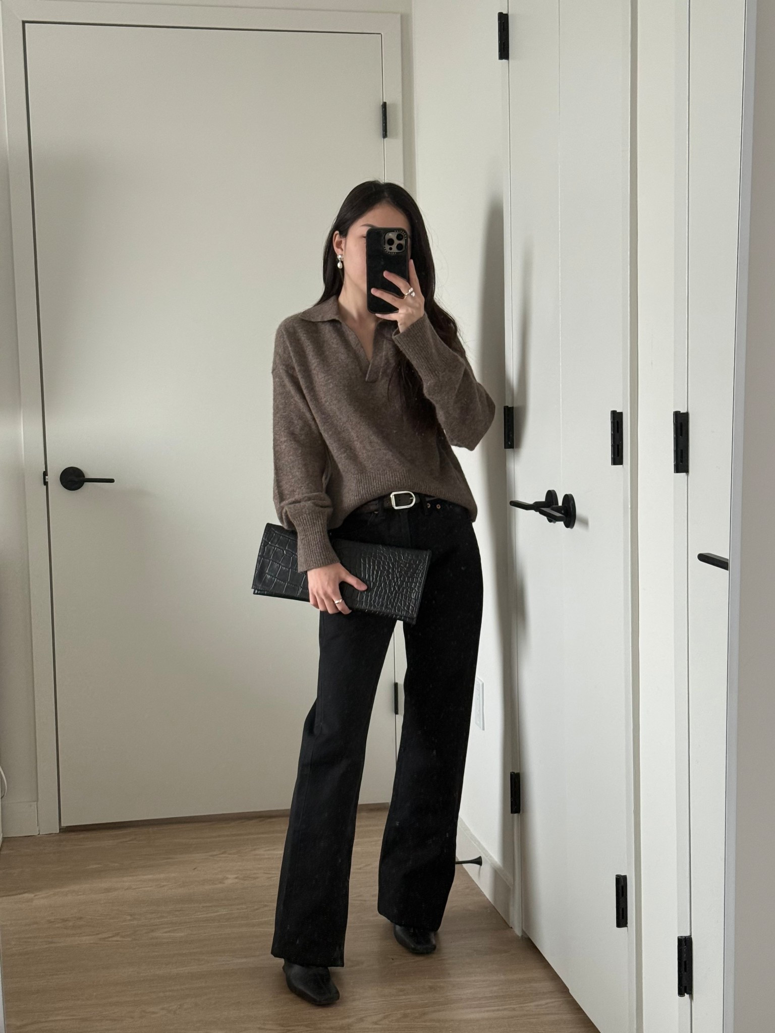 elevated casual outfit // apiece apart - sweater , Parker clay clutch

#LTKdayinmylife #LTKootd #LTKSeasonal