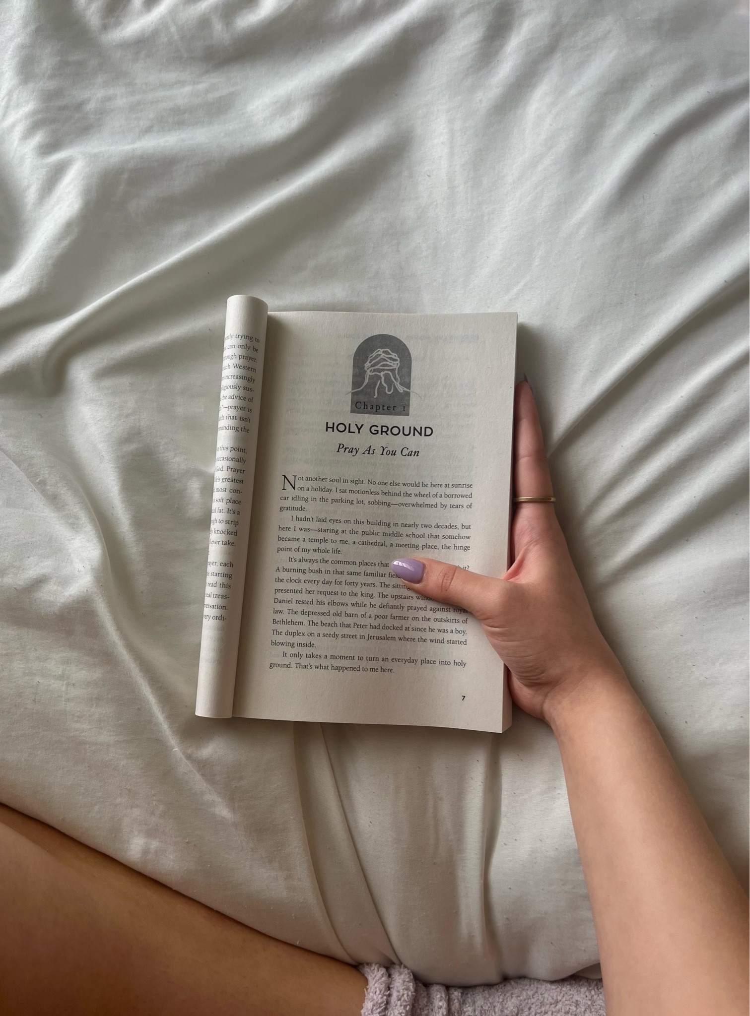 if you’re looking for a good Christian book to read check this one out! Praying Like Monks, Living Like Fools - by Tyler Staton 🤍

☁️ cozy book vibes

#bedroom #books #bookstagram #faith #bookrecs #reading #aesthetic #cozy #christianbooks #lifestyle #selfcare #selfimprovement #inspiration #prayer #summerbucketlist #summerideas #summerplans #inside #summerinside

#LTKGiftGuide #LTKhome