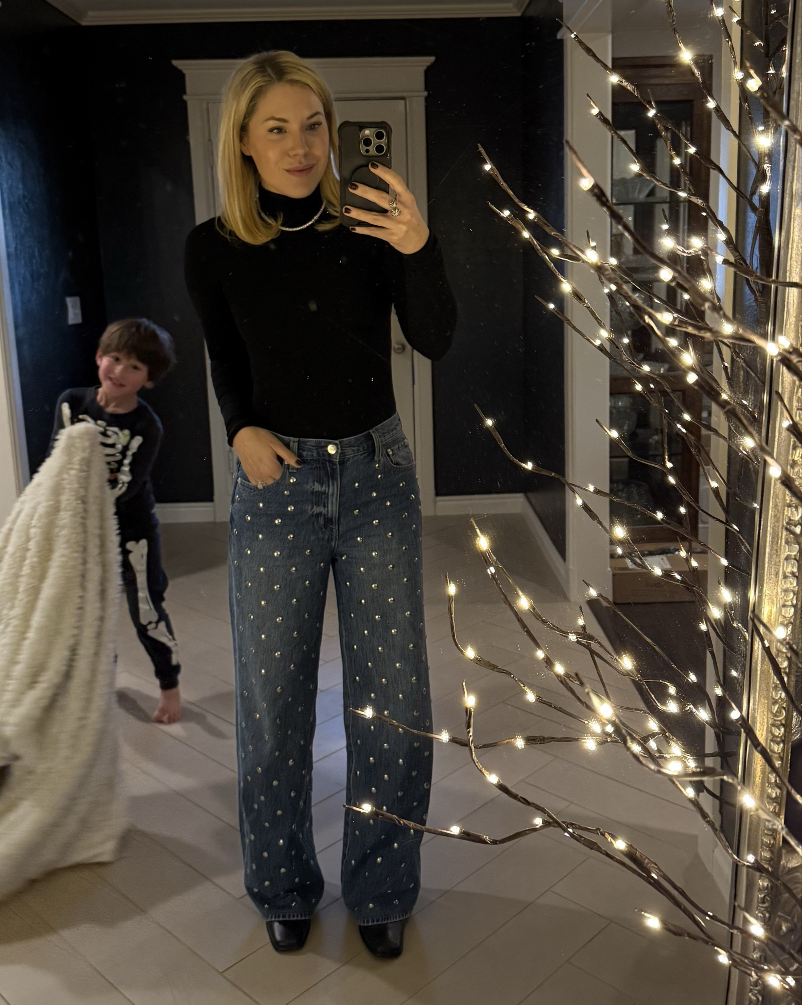 How cute are these jeans!!
Wore these to my yearly girls Christmas brunch  🎄 

#LTKdayinmylife #LTKHoliday