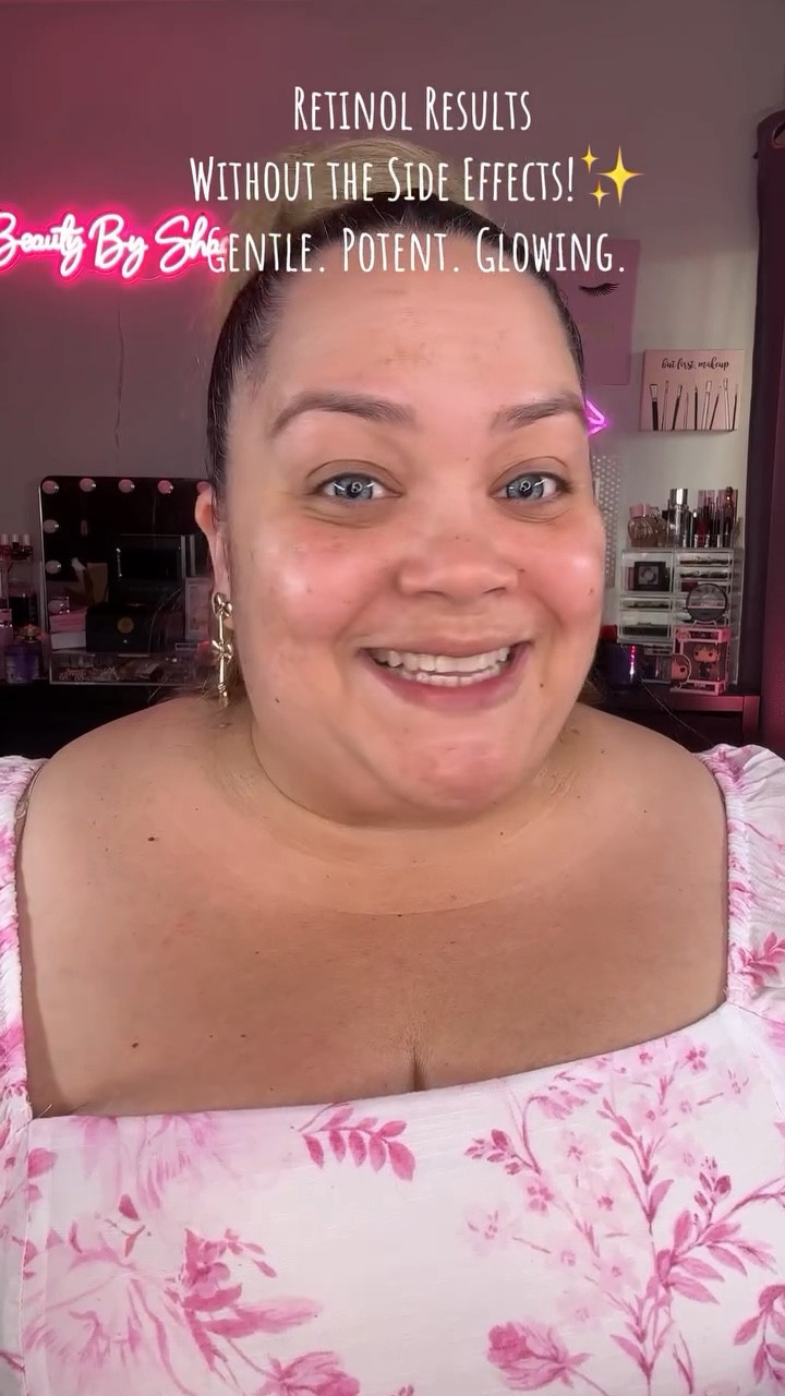 Retinol results without the drama? Yes, please!
Tried the NEW @elizabetharden Retinol + HPR Ceramide Capsules & Water Cream and my skin is LOVING the glow-up!

I applied the serum first ✨ then sealed it in with the moisturizer 💧—here’s why this duo is a game-changer:

• ✨ Visibly reduces wrinkles in just 7 days
• ✨ Improves texture + tone
• ✨ Gentle enough for sensitive skin
• ✨ No irritation, just hydration

This power pair combines pure retinol ⚡ for fast action + HPR for steady, soothing results—aka max glow, no freak-out.

Pro tip: Don’t forget your SPF! ☀️

@communityxse 
#elizabetharden #SmarterRetinol #communityxseen #RetinolGlow #SkincareRoutine #AntiAgingSkincare #HPRRetinol #CeramideSkincare #GlowingSkin #PlumpAndProtect #SkincareReview #GlowGoals