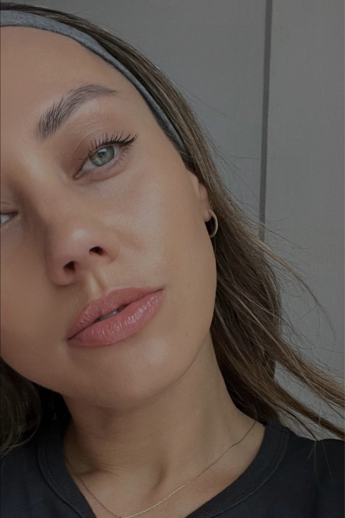 Glowy Skin Minimal Makeup 


#LTKBeautySale #LTKbeauty #LTKFind