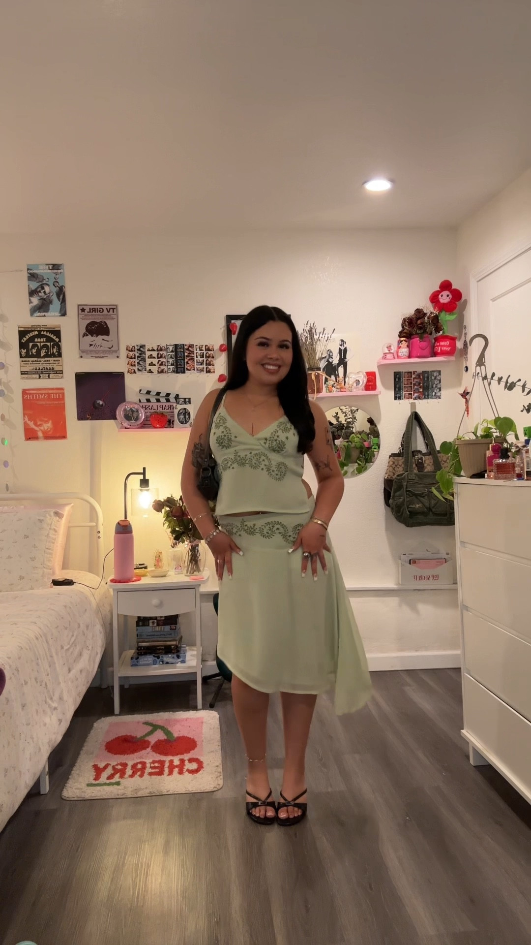 set deets <3 

#LTKBeauty #LTKStyleTip #LTKSummerEdit