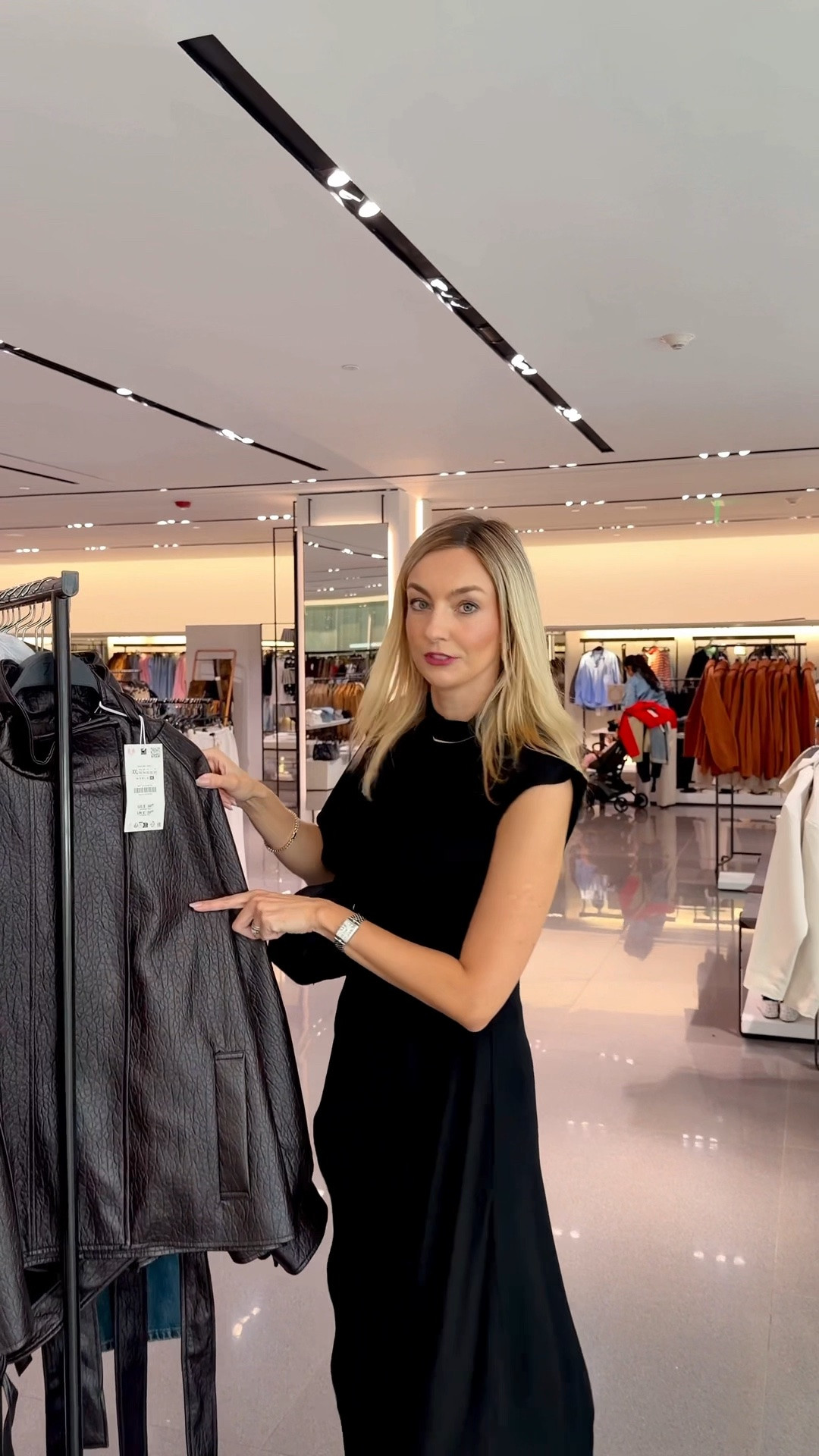 new in @Zara is VERY fall coded right now 🍂 and apparently I have zero self control 😭 tried on SO much - jackets, sets, denim + everything is under $100 ! I fear Zara just convinced me summer is officially over??? #zarafinds #zarahaul #zarafashion #fallfashion #falloutfits

#LTKgrwm #LTKootd #LTKvlog