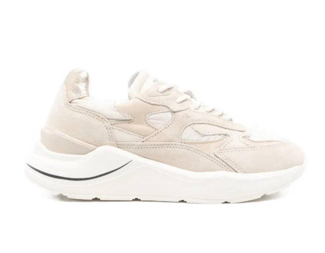 The only shoes I power walk in 🤍🤍🤍