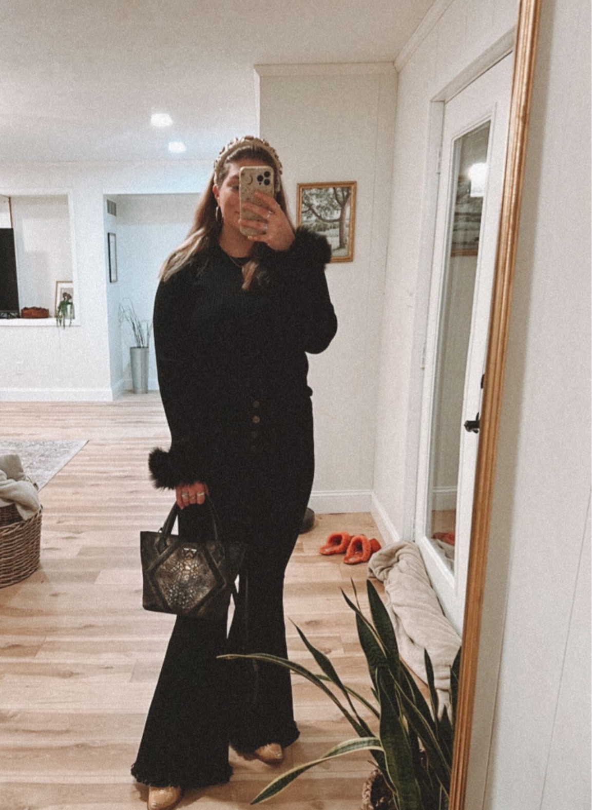 Knit sweater top, fur sleeves 

#LTKHoliday #LTKfit #LTKSeasonal