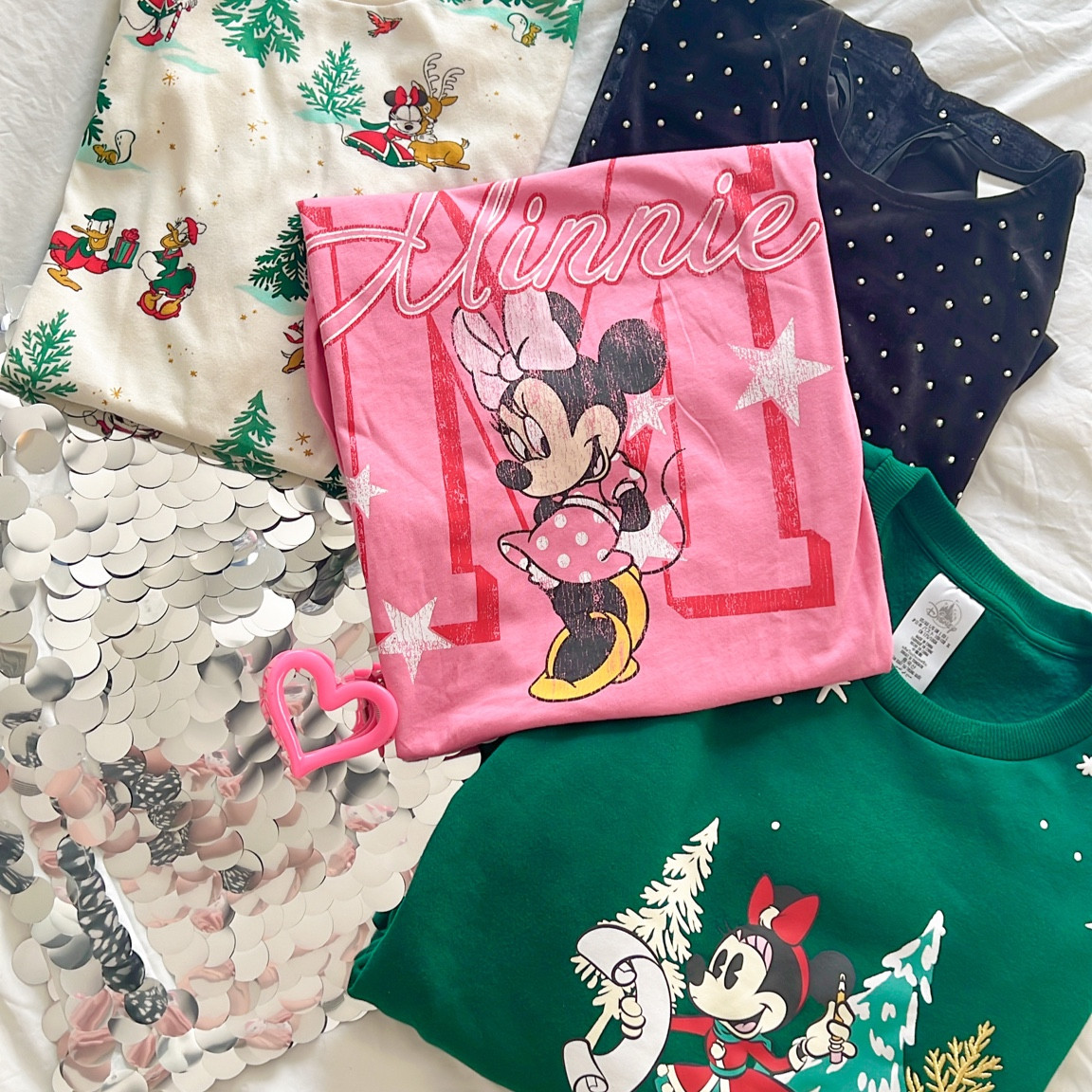 Recent items I snagged on sale from @hm & @shopdisney ✨ I’m seeing a re-occurring theme here…🎀 As a kid, Minnie was my fav of the Fab 5 & I’m thinking it’s her come back time. 💁🏼‍♀️ 
🌟Linking these items & more in stories & as always, shop them on my @shop.ltk ! Happy Monday friends! 

#LTKsalealert #LTKunder50 #LTKunder100