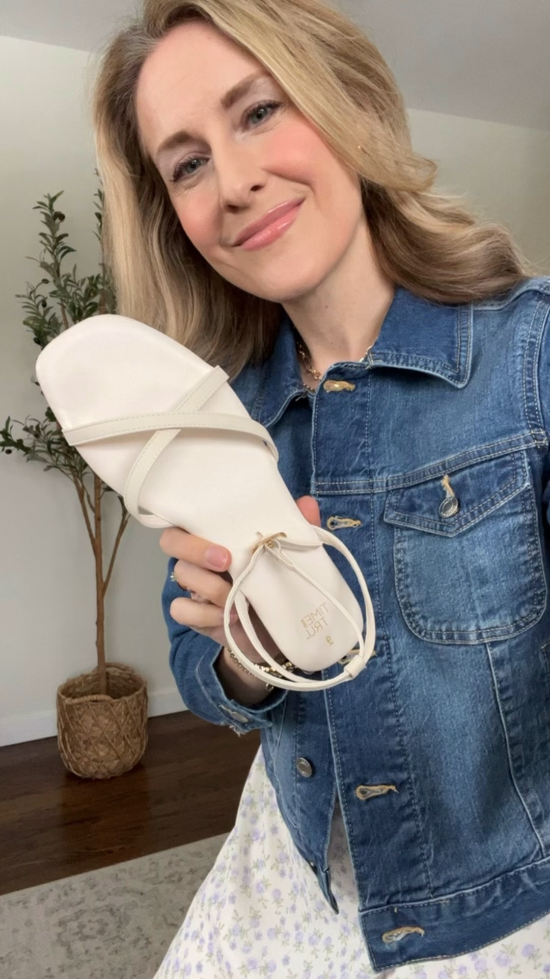 $15 sandals at Walmart, simple and minimal style that looks high end and goes with everything. If between sizes go down. #walmartfashion 