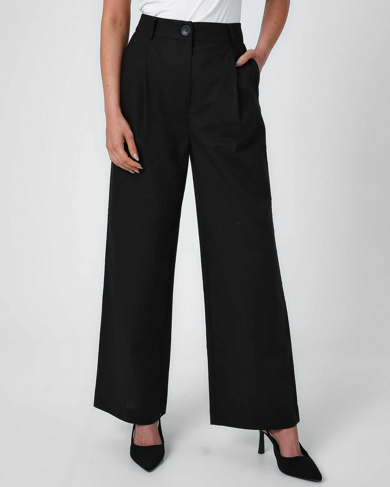 Calça alfaiataria feminina reta com linho preta | AK by Riachuelo | Riachuelo (BR)