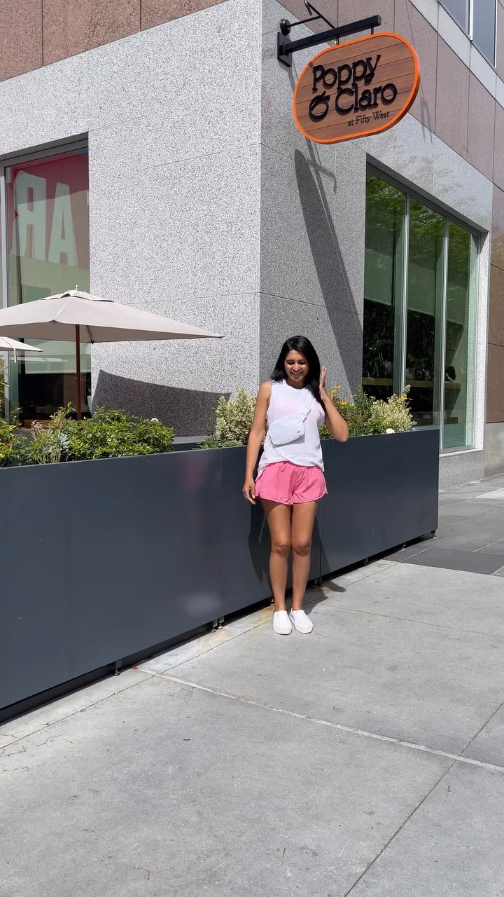 The dilemma between anxiety and lack of impulse control is mind numbing if you ask me!! 😛😛 Ergo block them credit cards and move to the mountains, or even better, the seaside!! Hah! Happy Sunday folks!! 
.
.
.
.
Wearing @fabletics * #fableticspartner 
.
.
#humor #funny #hilarious 
.
.