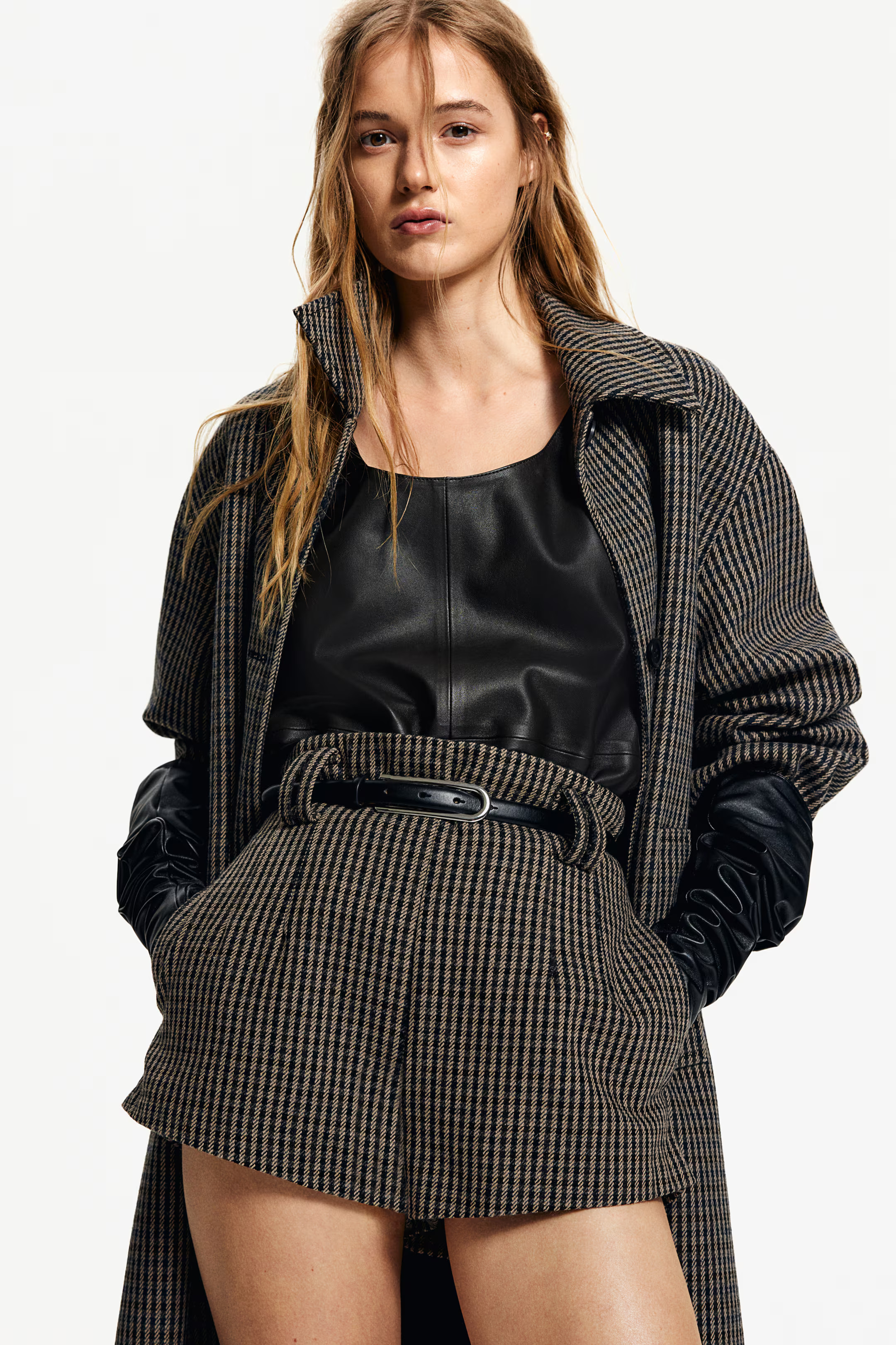 High-waisted mini shorts | H&M (UK, MY, IN, SG, PH, TW, HK)