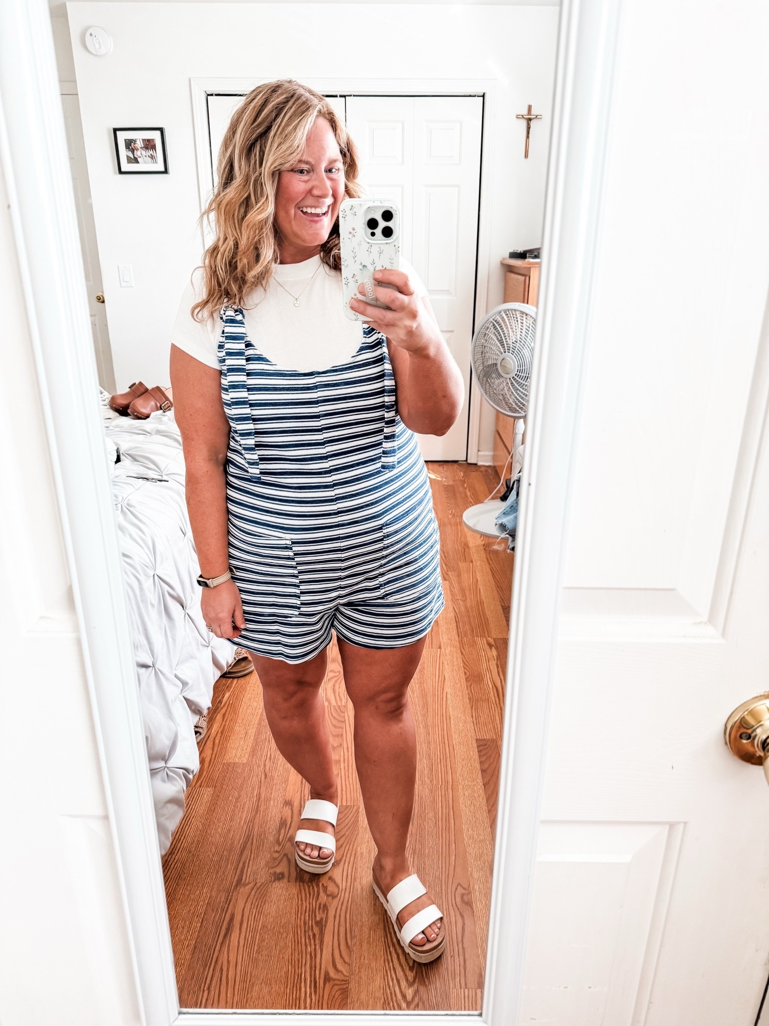 Wearing an XL in my tee and overalls

#LTKMidsize #LTKSaleAlert #LTKBump