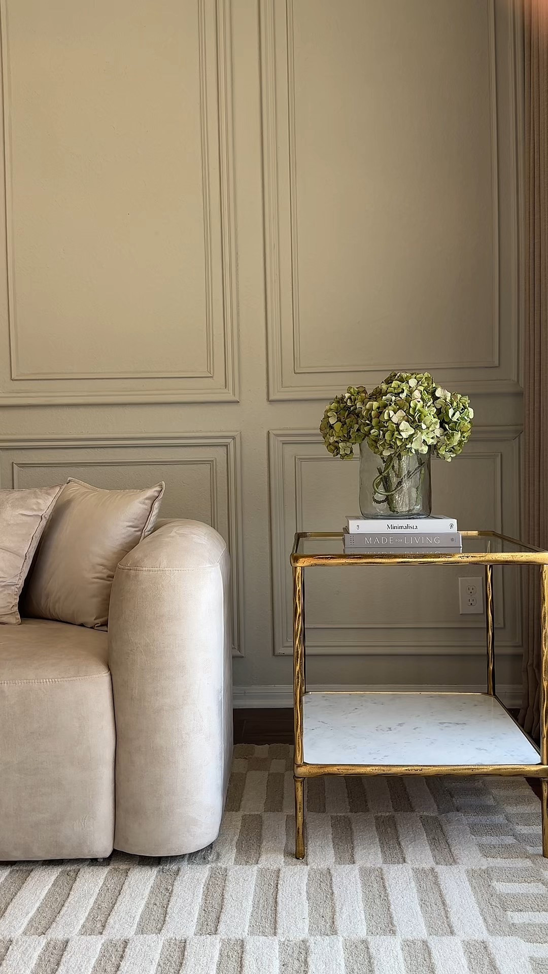 My marble accent side / end table from Wayfair is on sale.  

 #LTKSaleAlert #LTKHome

#LTKHoliday