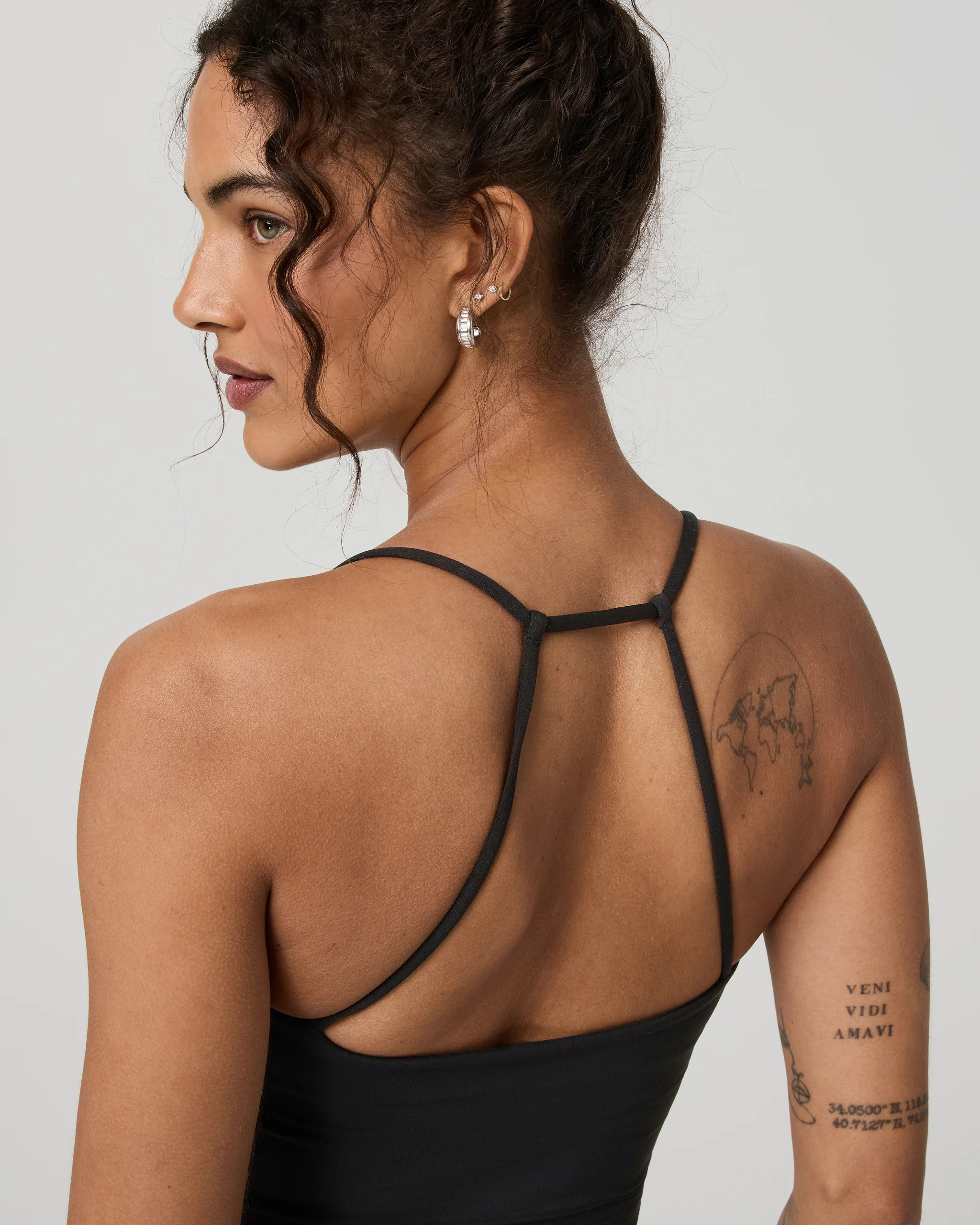 Vuori AllTheFeels™ Strappy Back Tank – Women's Black Tank Top – Vuori | Vuori Clothing (US & Canada)