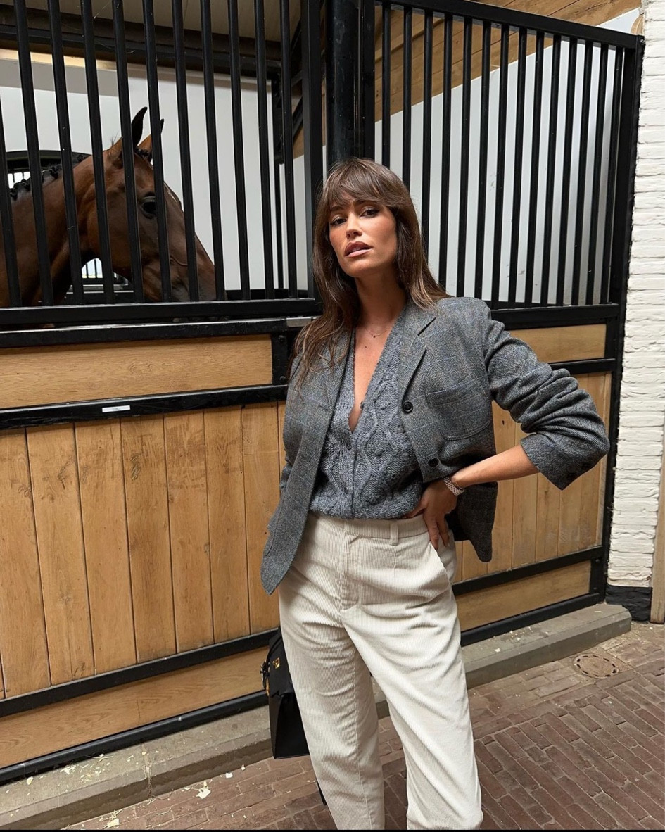 Inès de la Fressange x Uniqlo

cardigan débardeur gris, cardigan gris, veste blazer en tweed gris, veste grise, jean blanc coupe droite, timeless fashion, look chic 

#LTKBacktoSchool #LTKFind