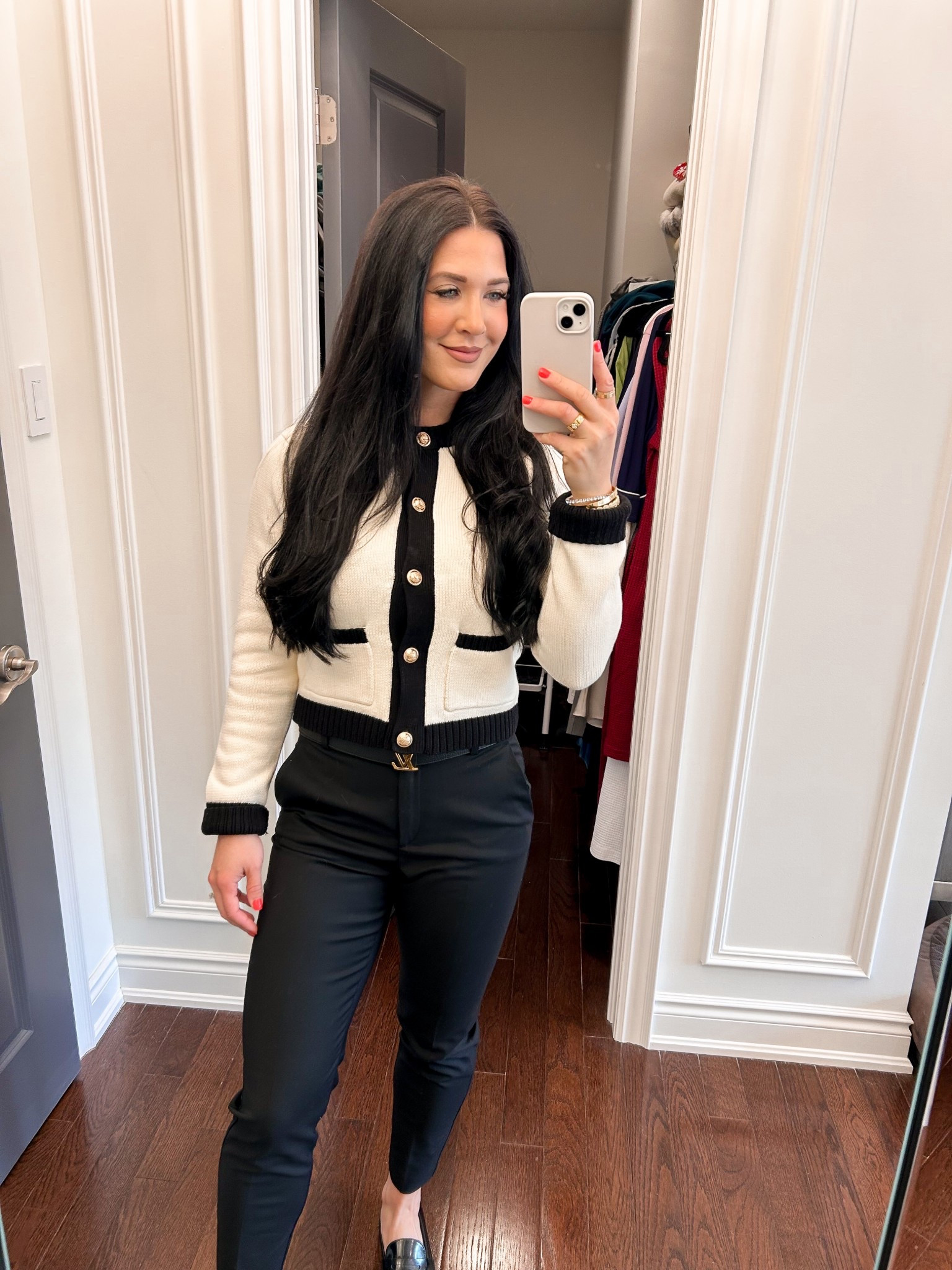 Aritzia Fall outfit idea 🖤

#LTKSeasonal #LTKWorkwear #LTKStyleTip