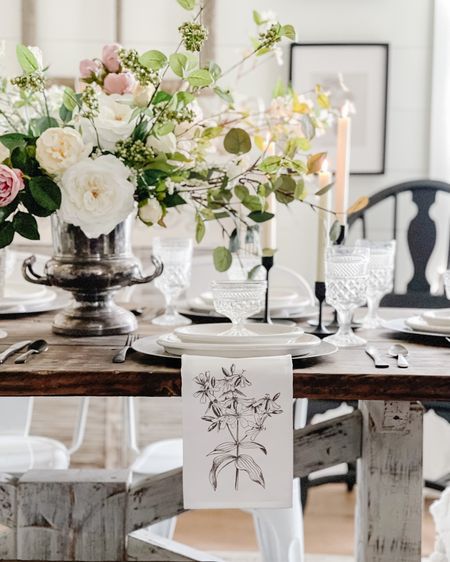 Doing a little throwback to this tablescape from last Spring to share some of our Vintage Wildflower Spring Napkins!! I think this is by far my favorite floral arrangement I’ve ever done! 🌸 Swipe through to see a few different views and different napkin styles! 


#cottagesandbungalows #southernlivingmag #americanfarmhouse #cottagestyle #countrylivingmag #betterhomesandgardens #mybhg #returninggracedesigns  #americanfarmhousestyle
#vintagefarmhouse #vintagestyle #viralreels #fixerupperstyle #cottagestyle 
#targetstyle #ourwellseasonedhome #studiomcgee #magnolianetwork #neutraldecor #countrysamplerfarmhousestyle #countrysamplermagazine #fleamarketdecor #springdecorating #springrefresh #springdiningroom #springnapkins #springtablescape 

#LTKhome #LTKSeasonal
