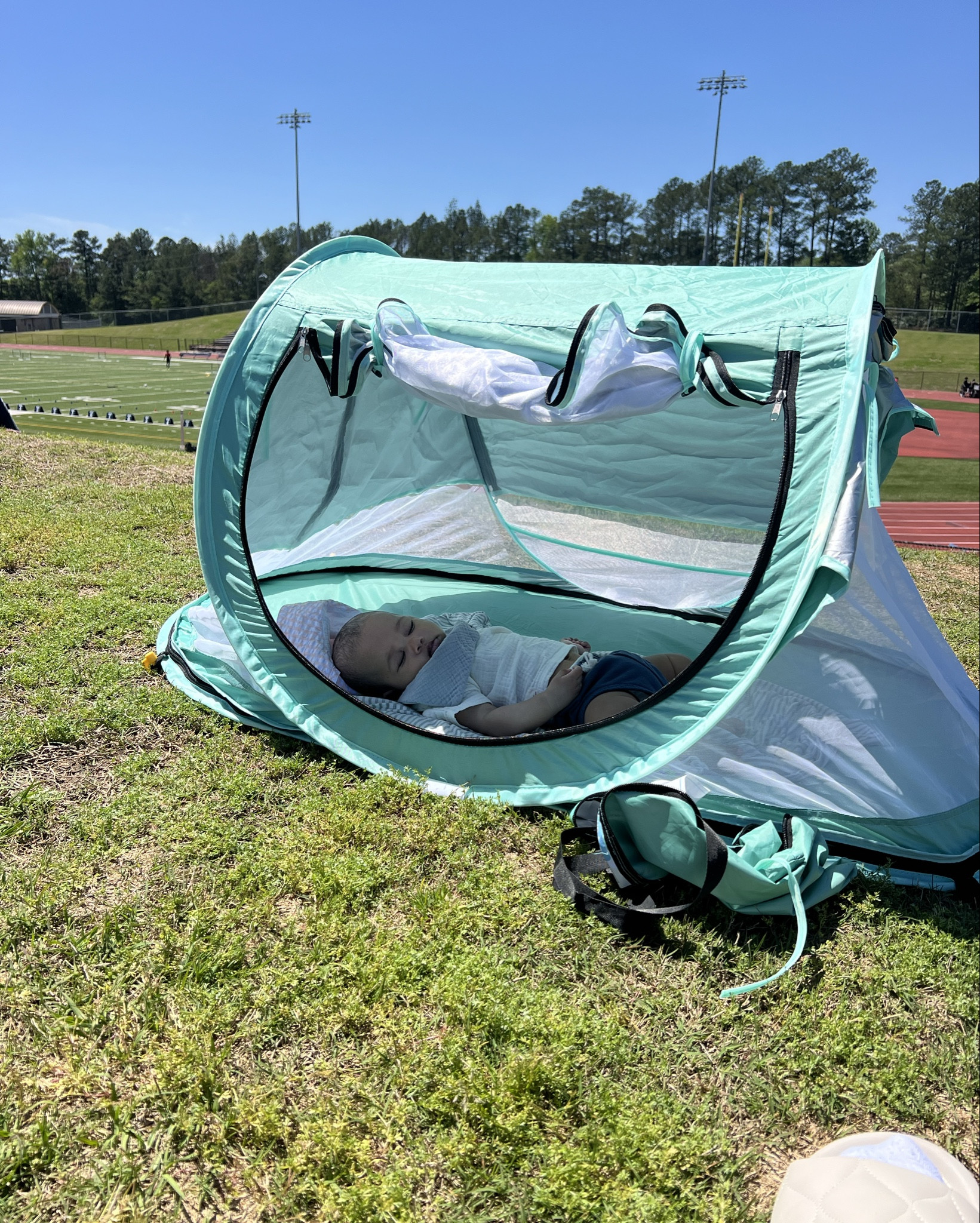Tracks meets are long and this is a life saver for baby girl🙌🏾

#LTKActive #LTKbaby #LTKSeasonal
