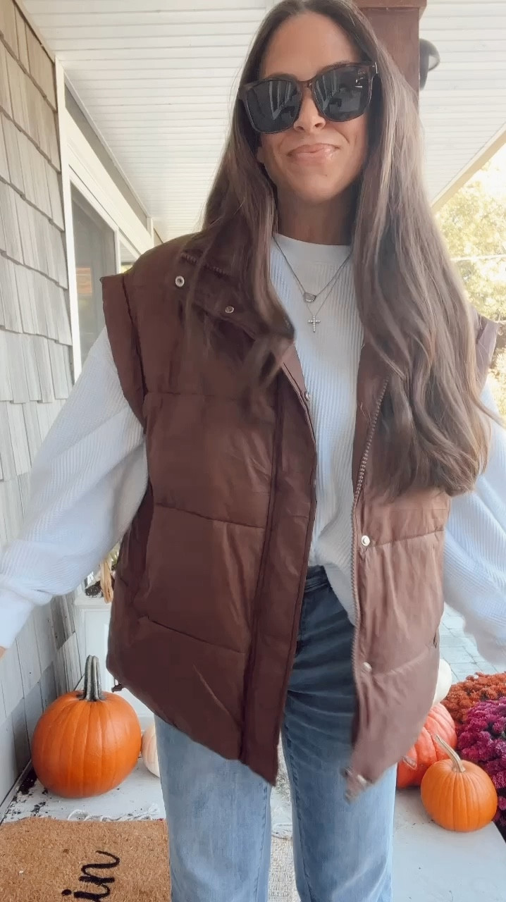 comfy + cute fall ootd as a stay at home mom🤎🍂

Sahm outfit | fall aesthetic | fall outfit 
