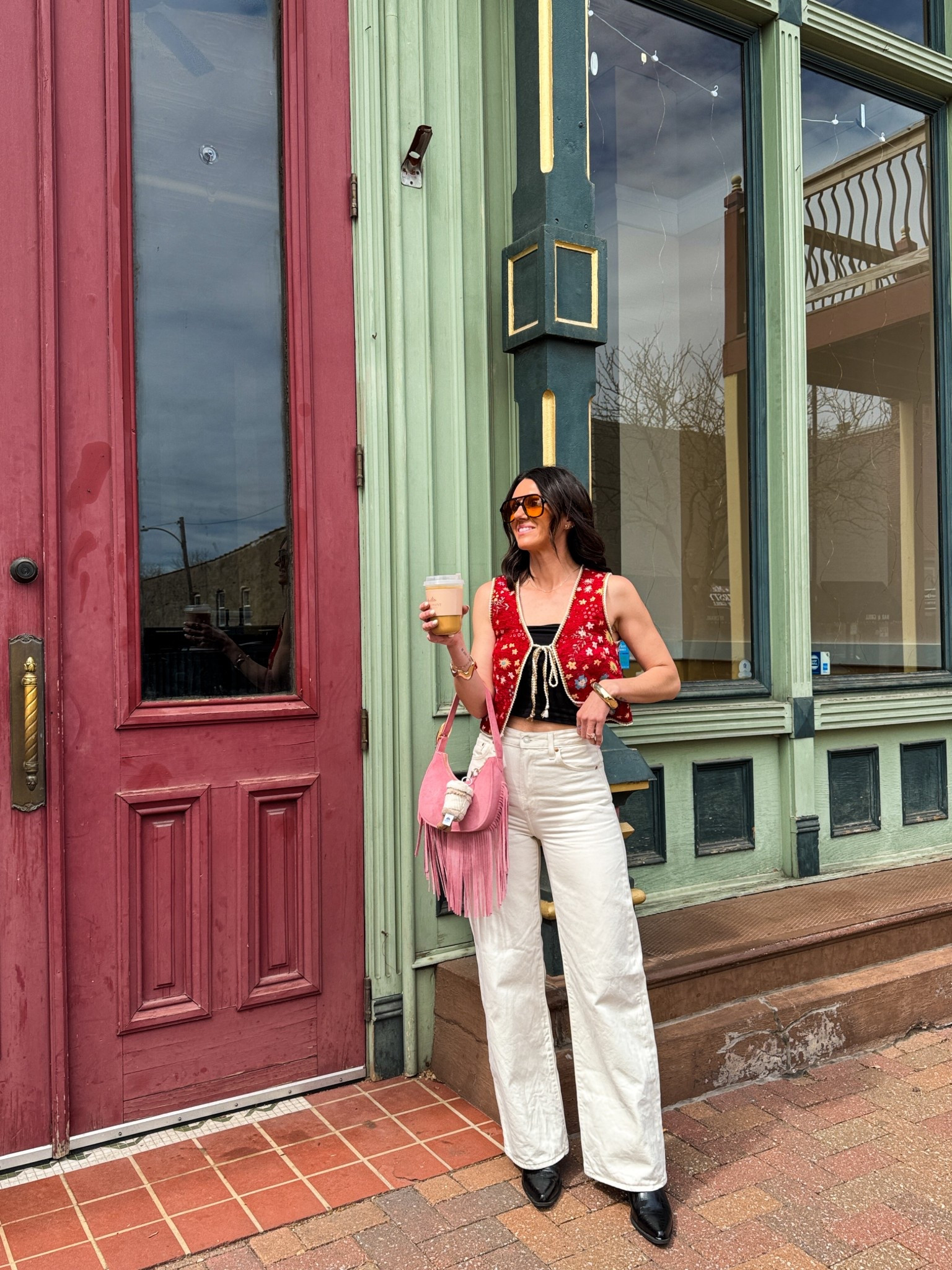 Vest
Levi’s
White 
Flare 

#LTKSaleAlert #LTKSeasonal #LTKootd