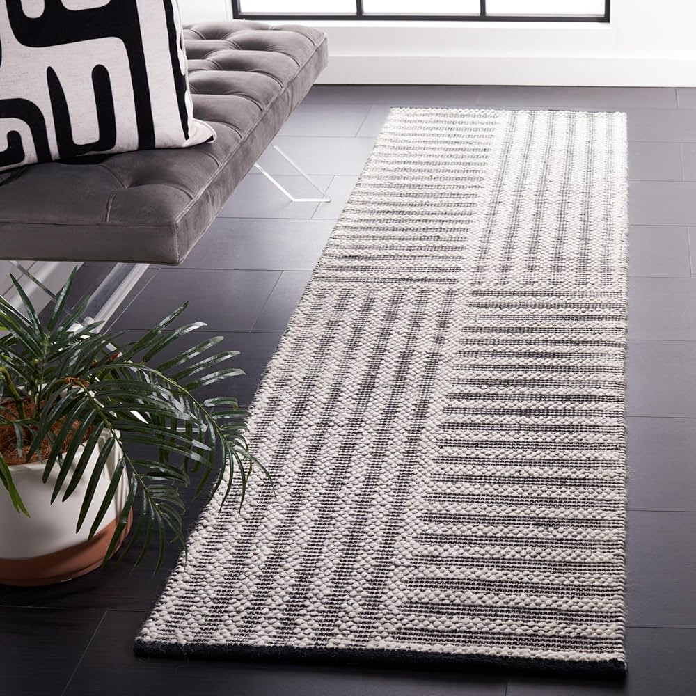 SAFAVIEH Natura Collection Runner Rug - 8' Runner, Ivory & Black, Modern Design, Ideal for High T... | Amazon (US)