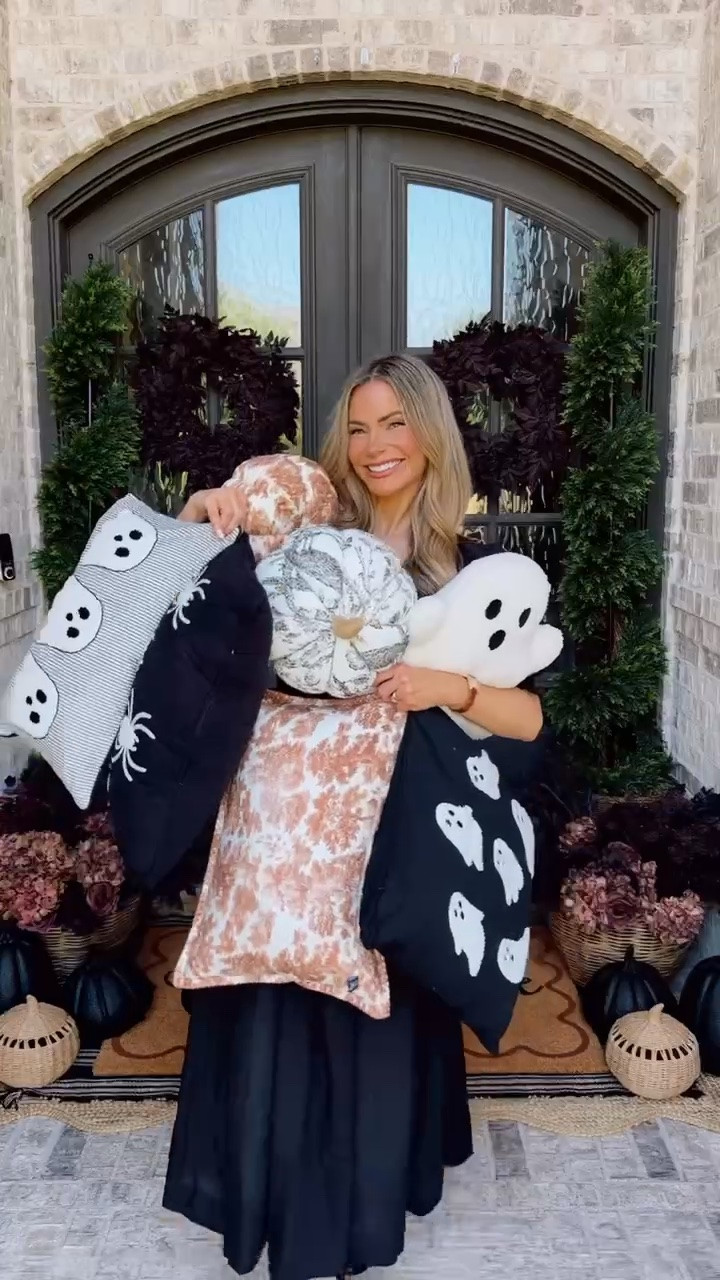 Shop my new Halloween Collection online and in stores!! 🤗

#LTKSeasonal #LTKHome