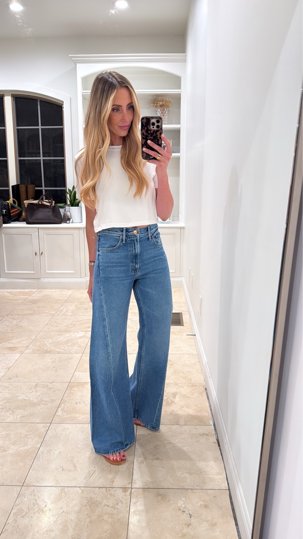 The VIRAL for a reason jeans. Size down if you are between sizes. 

So flattering. You will be obsessed.

#LTKmomlife #LTKSaleAlert