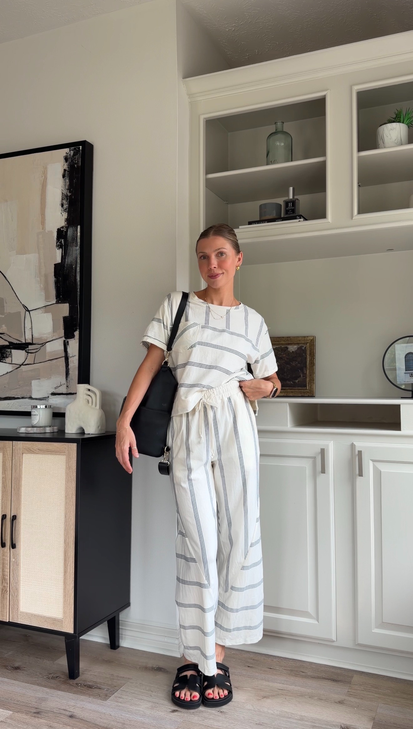 Cute, comfy lounge set! Wearing small  

 