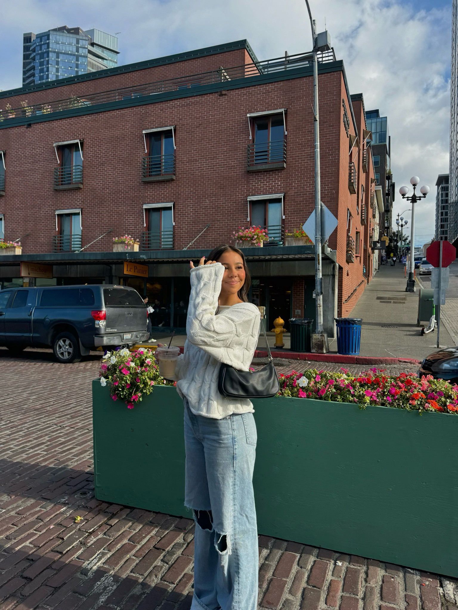 fall outfit 
sweater: size small
jeans: 26



#LTKStyleTip #LTKWorkwear #LTKOver40