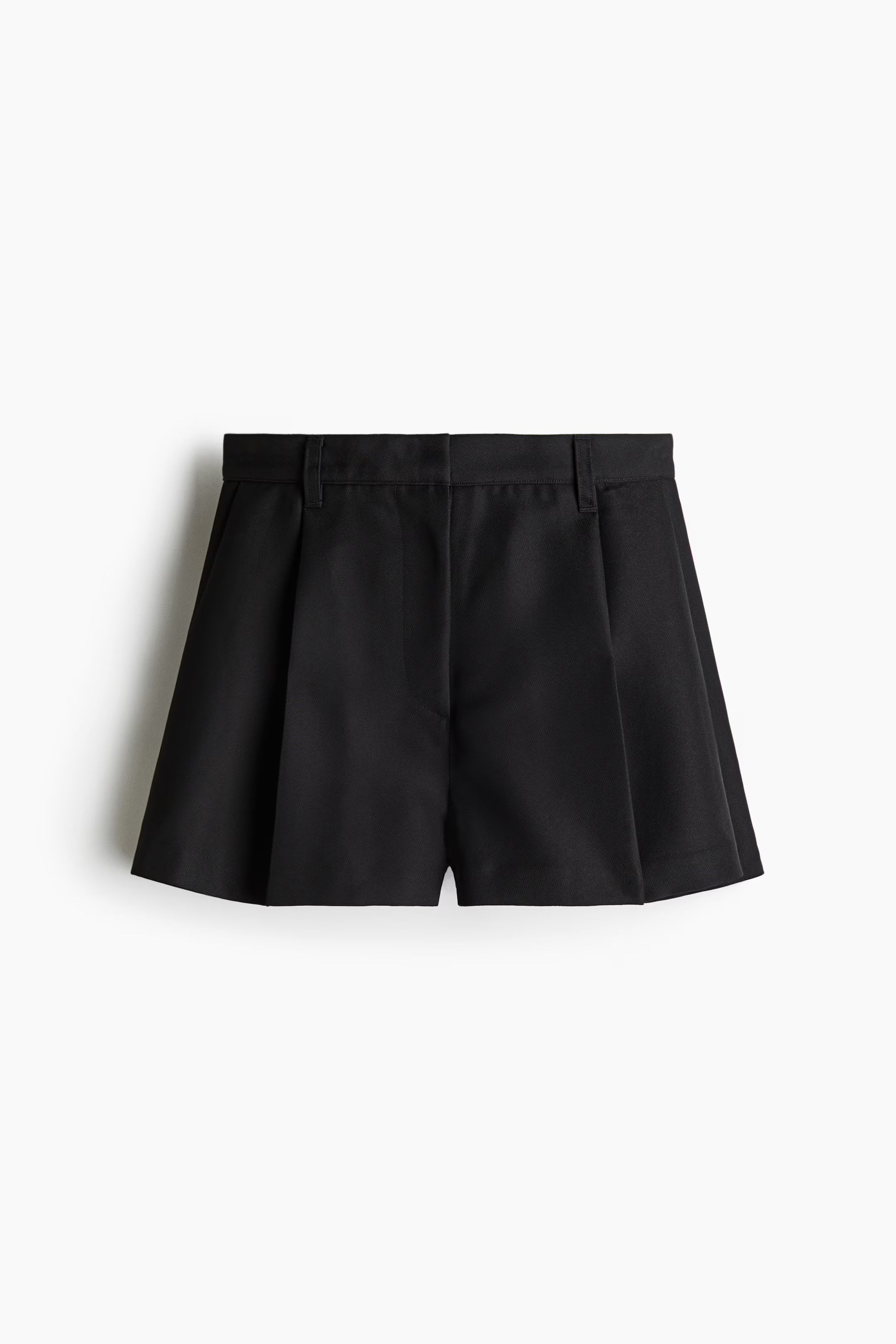 Pleat-detail shorts - Black - Ladies | H&M GB | H&M (UK, MY, IN, SG, PH, TW, HK)