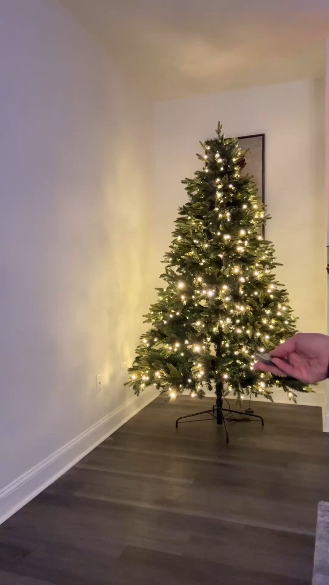 The Viral Twinkling Lowe’s Christmas Tree is stunningggg✨✨🤩 #christmastree #viraltree #lowes #christmas #sales #deals 

#LTKHome #LTKHoliday #LTKSeasonal